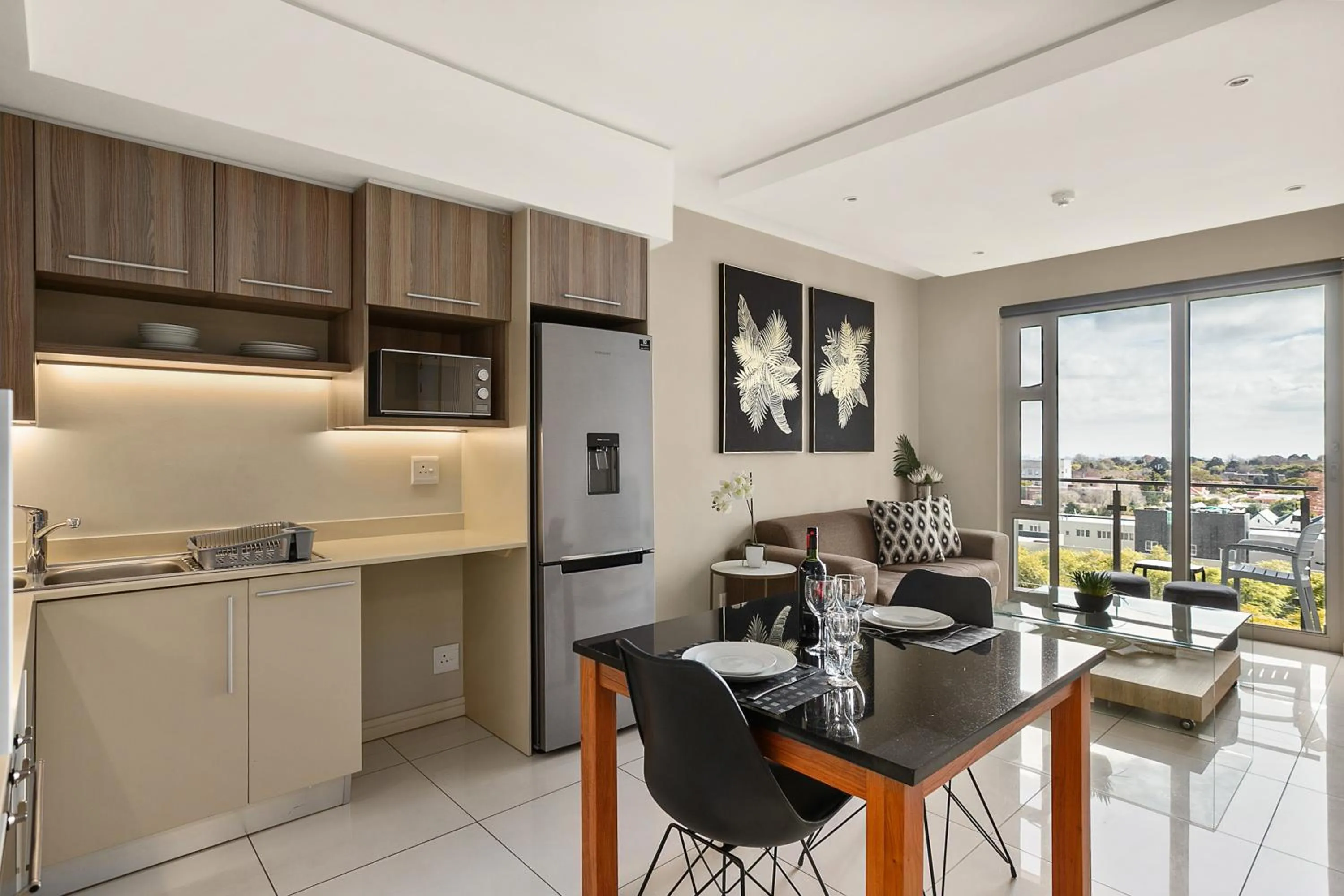 Kitchen or kitchenette in Easy Stay - The Tyrwhitt Rosebank
