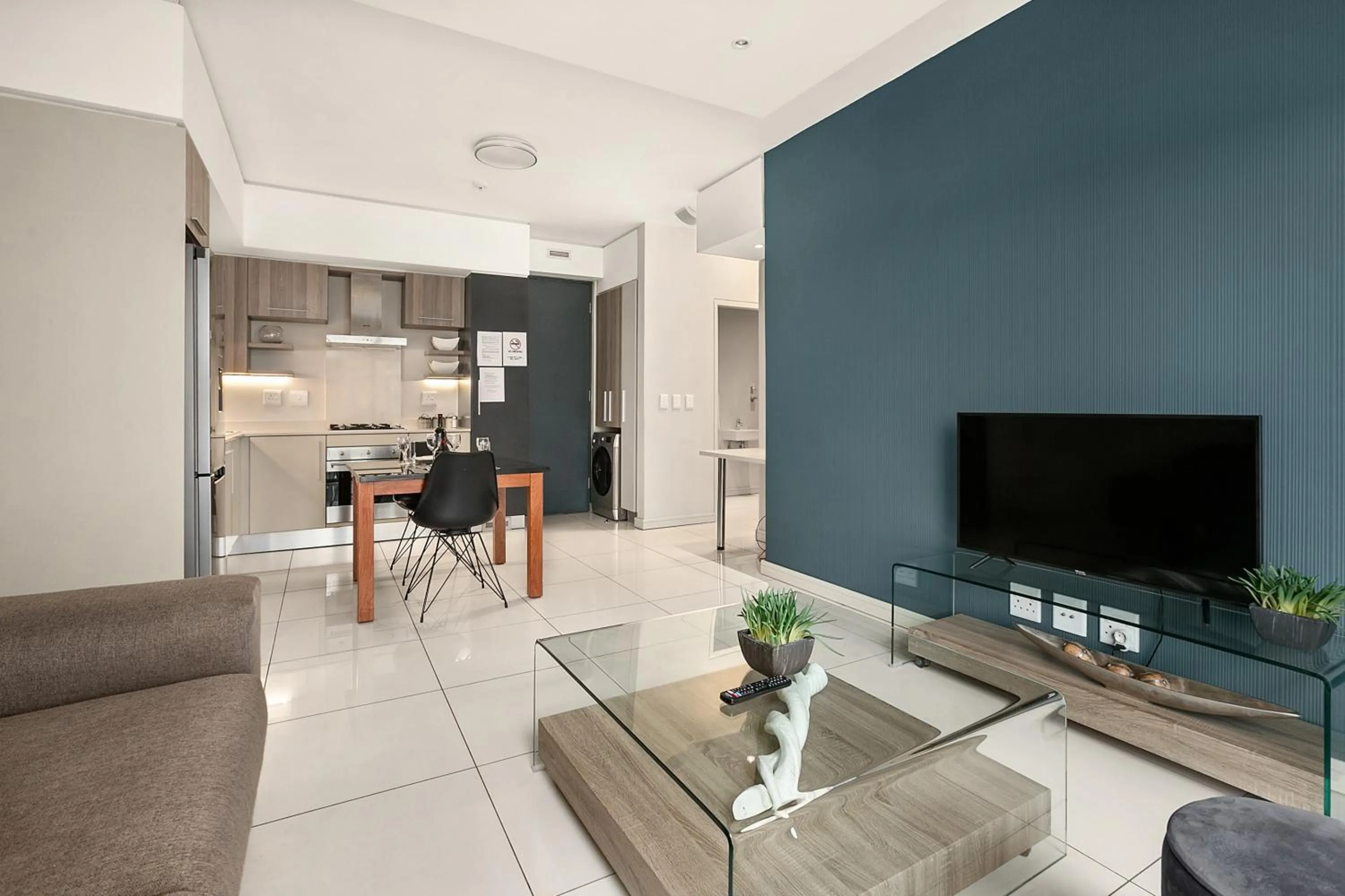 TV and multimedia in Easy Stay - The Tyrwhitt Rosebank