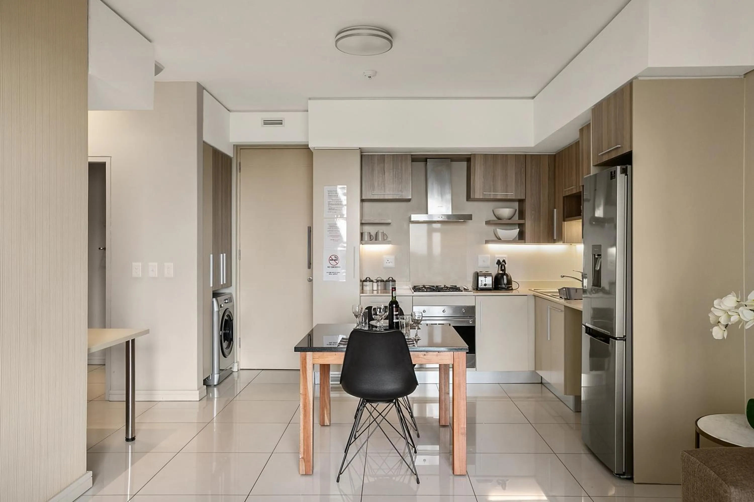 Kitchen or kitchenette in Easy Stay - The Tyrwhitt Rosebank