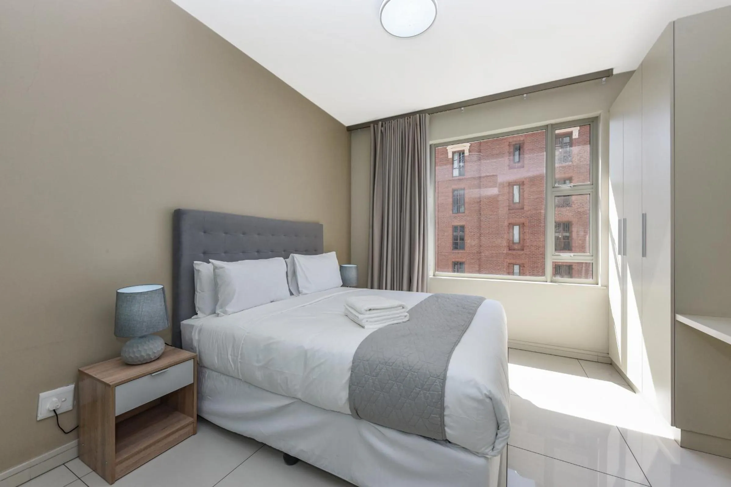 Bed in Easy Stay - The Tyrwhitt Rosebank