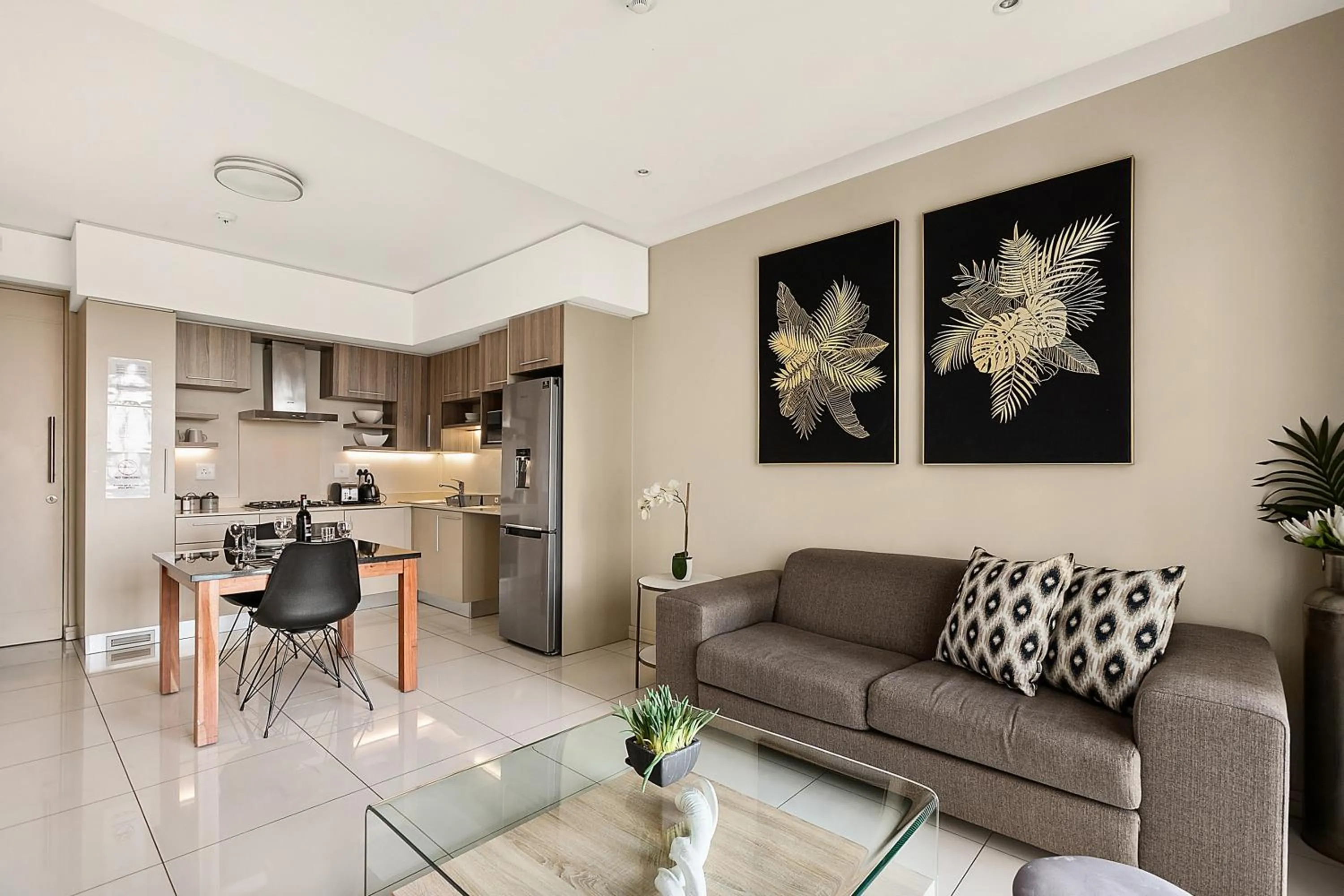Kitchen or kitchenette in Easy Stay - The Tyrwhitt Rosebank