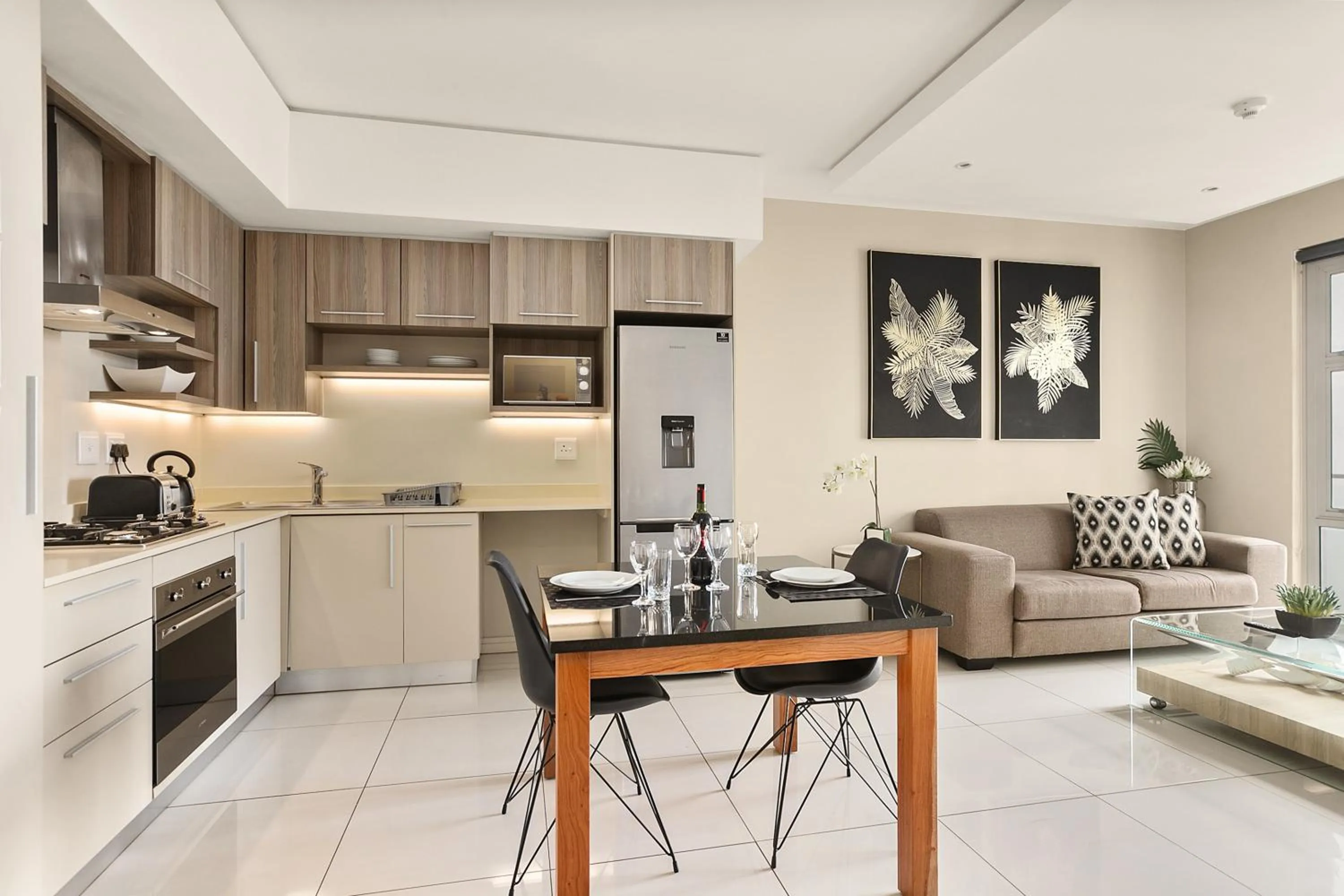 Kitchen or kitchenette in Easy Stay - The Tyrwhitt Rosebank