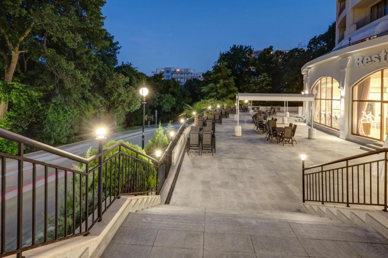 Restaurant/places to eat in Hotel Continental