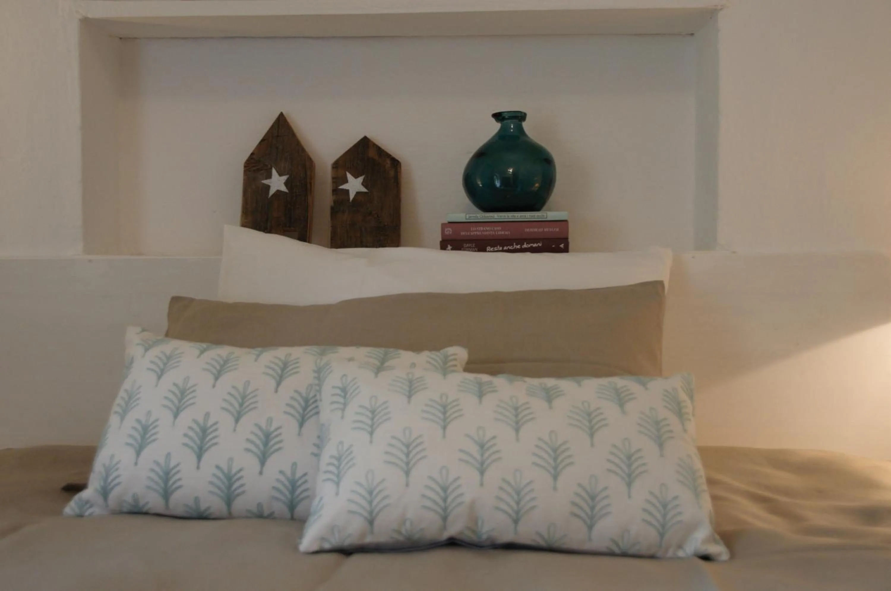 Decorative detail in Giulio Mountain B&B