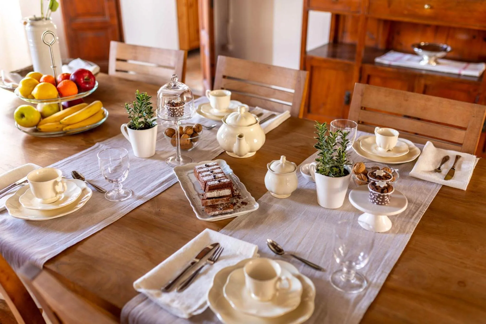 Buffet breakfast in Giulio Mountain B&B