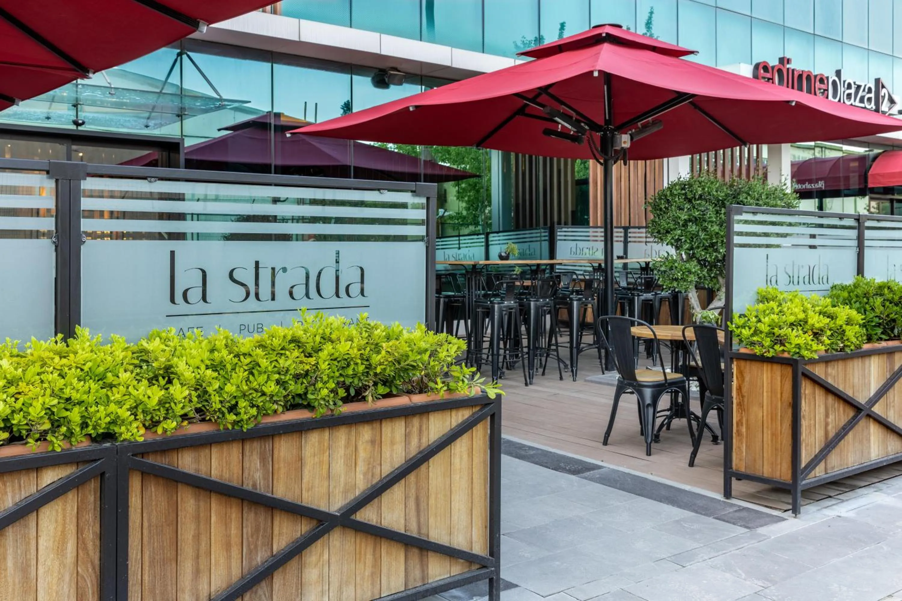 Restaurant/places to eat in The Plaza Hotel Edirne