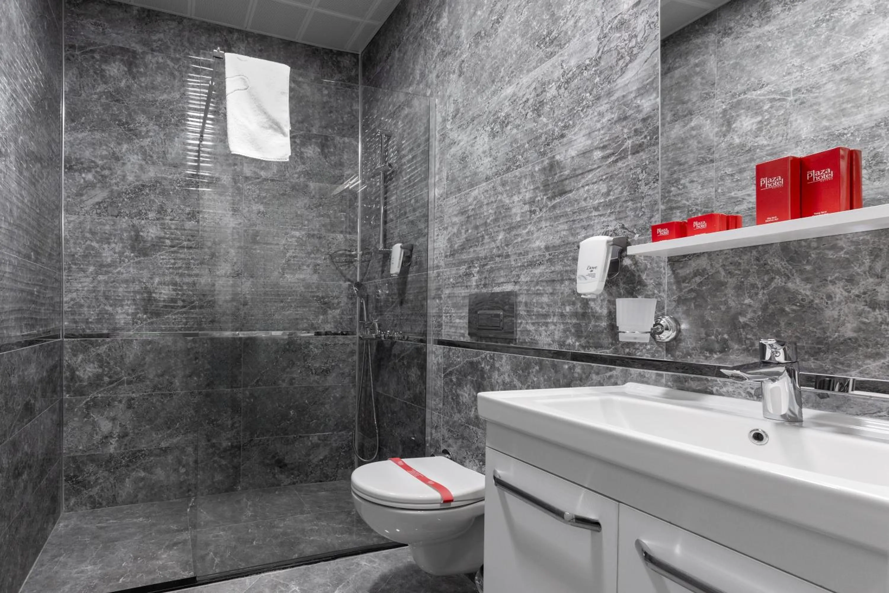 Shower in The Plaza Hotel Edirne