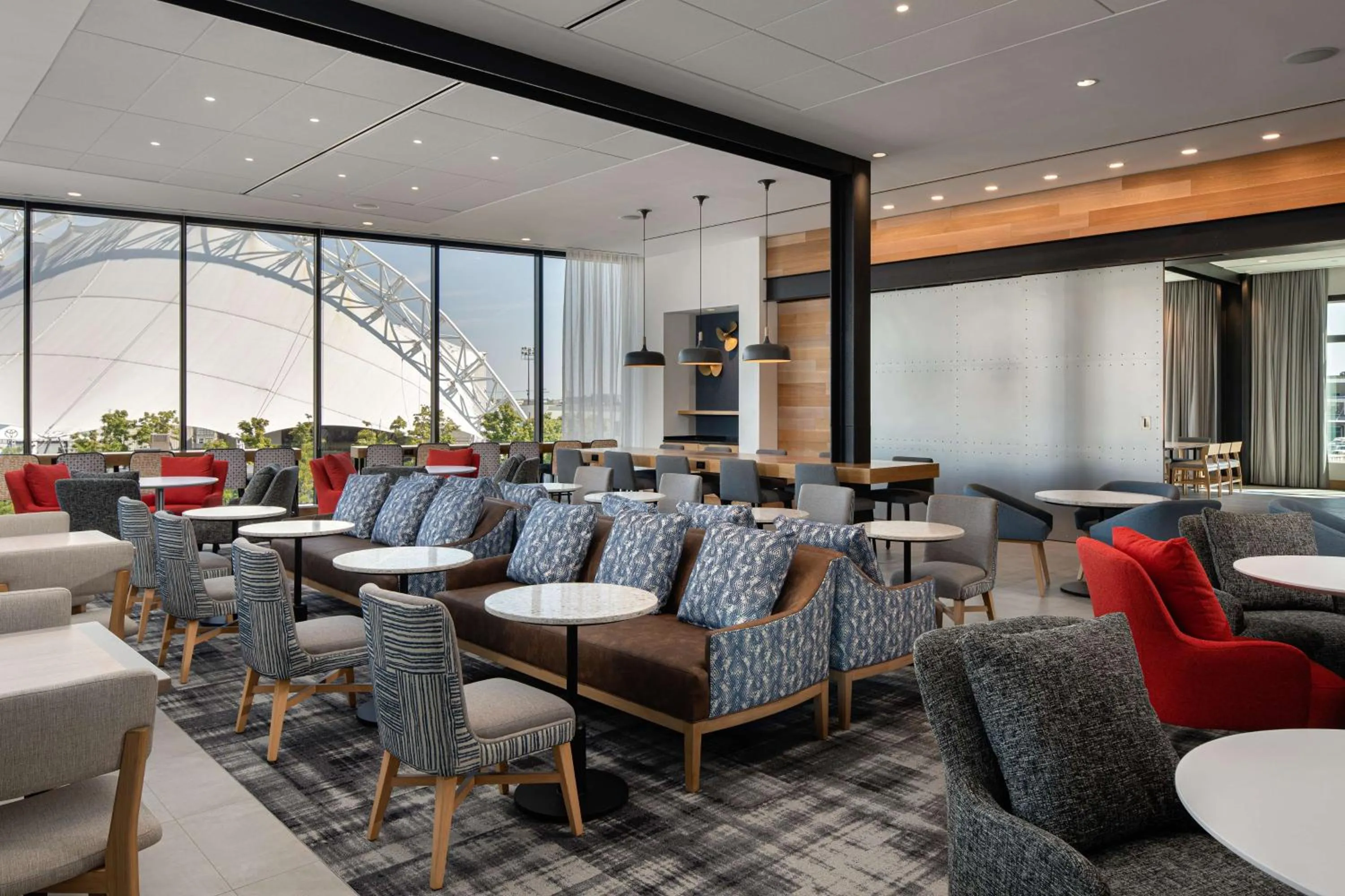 Lounge or bar in Hyatt Place Boston/Seaport District