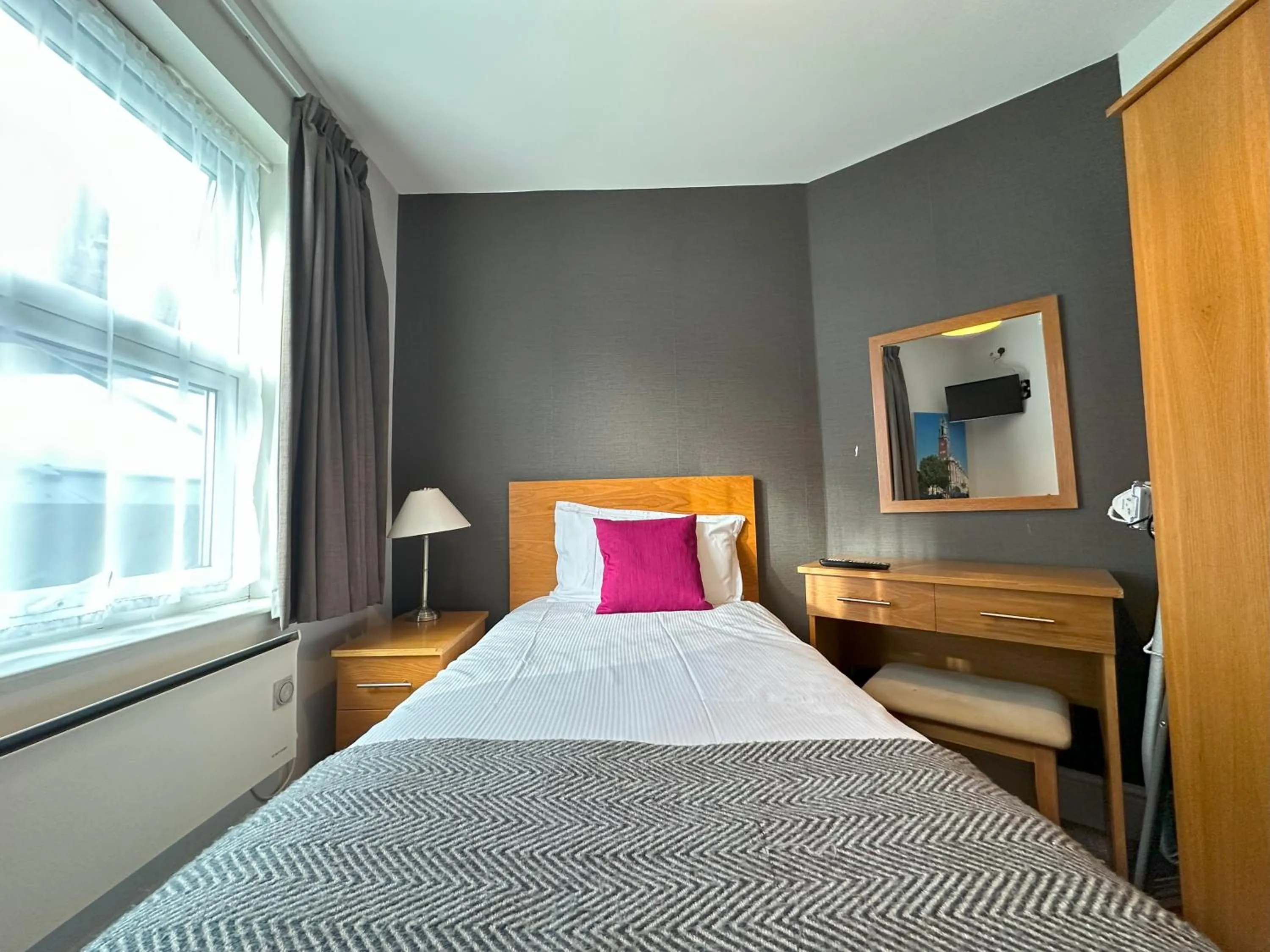 Bedroom, Bed in The North Hill Hotel