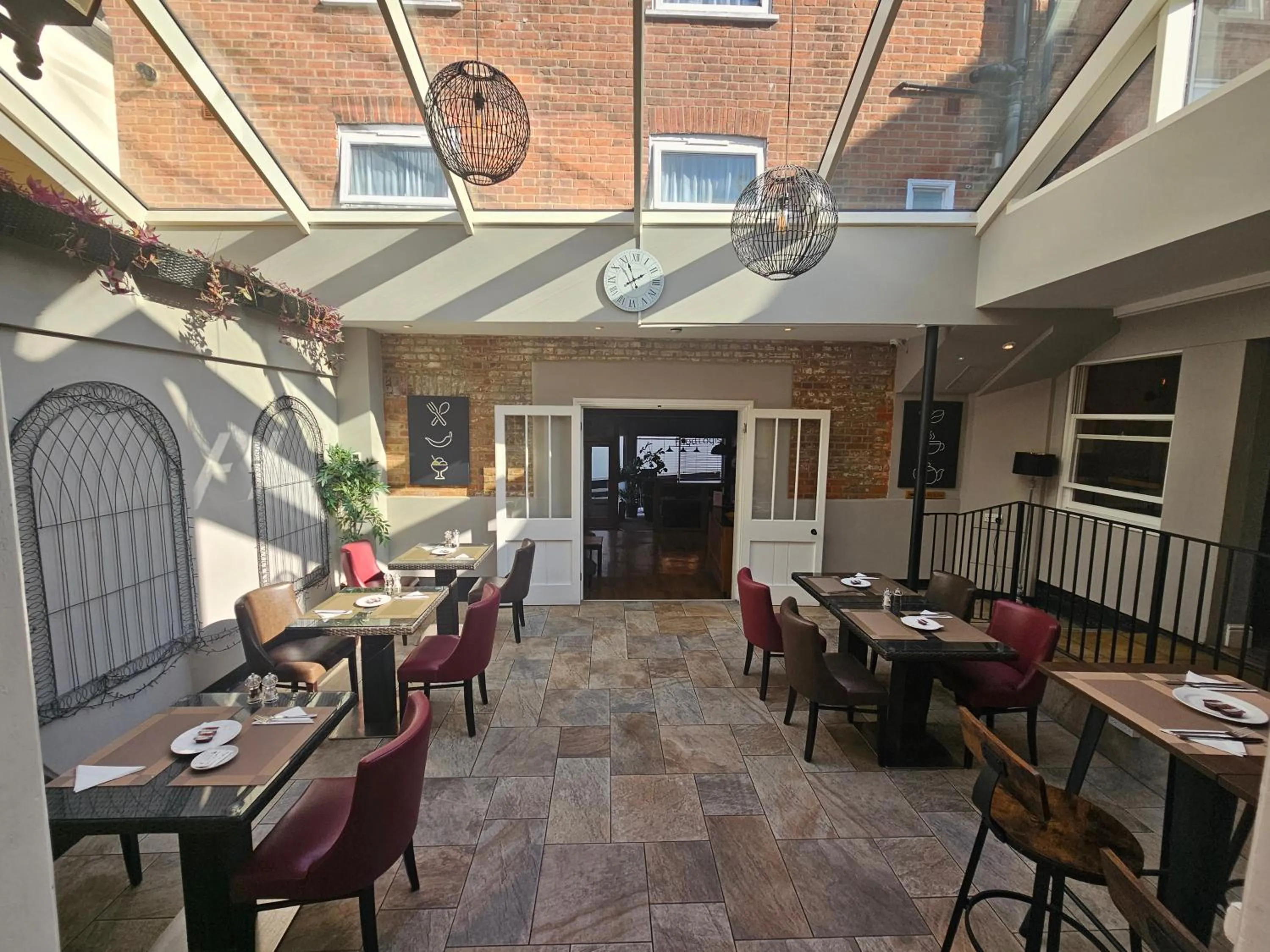 Restaurant/places to eat in The North Hill Hotel