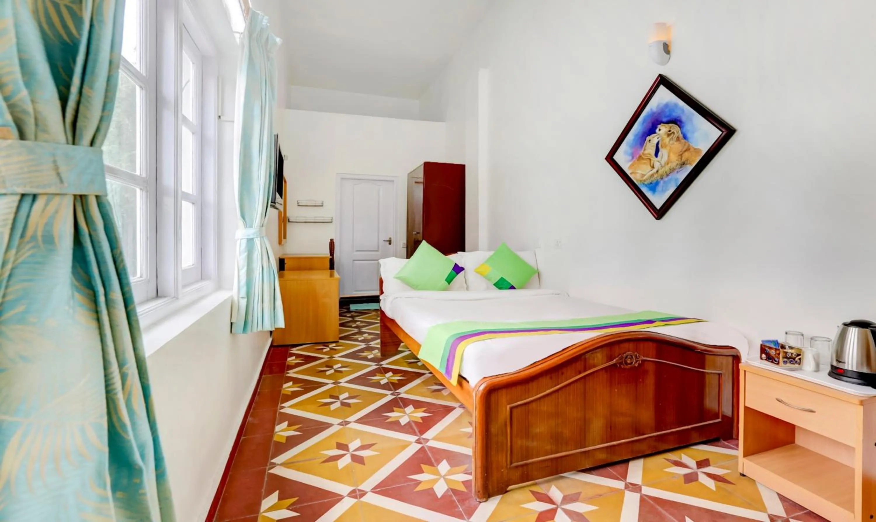 Bedroom, Bed in Treebo Atithi Bhavan, 1 Km From Ooty Lake