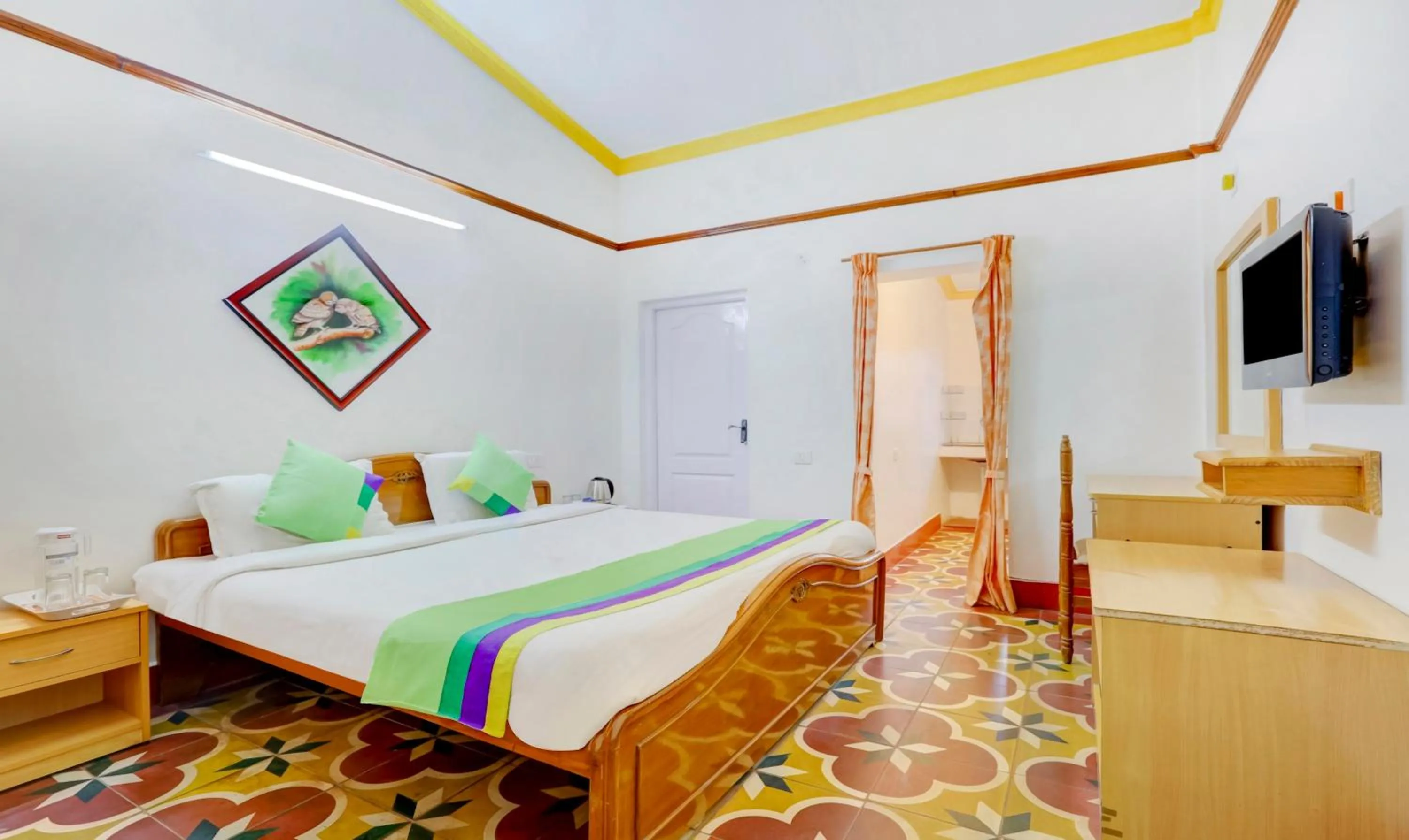 Bedroom, Bed in Treebo Atithi Bhavan, 1 Km From Ooty Lake