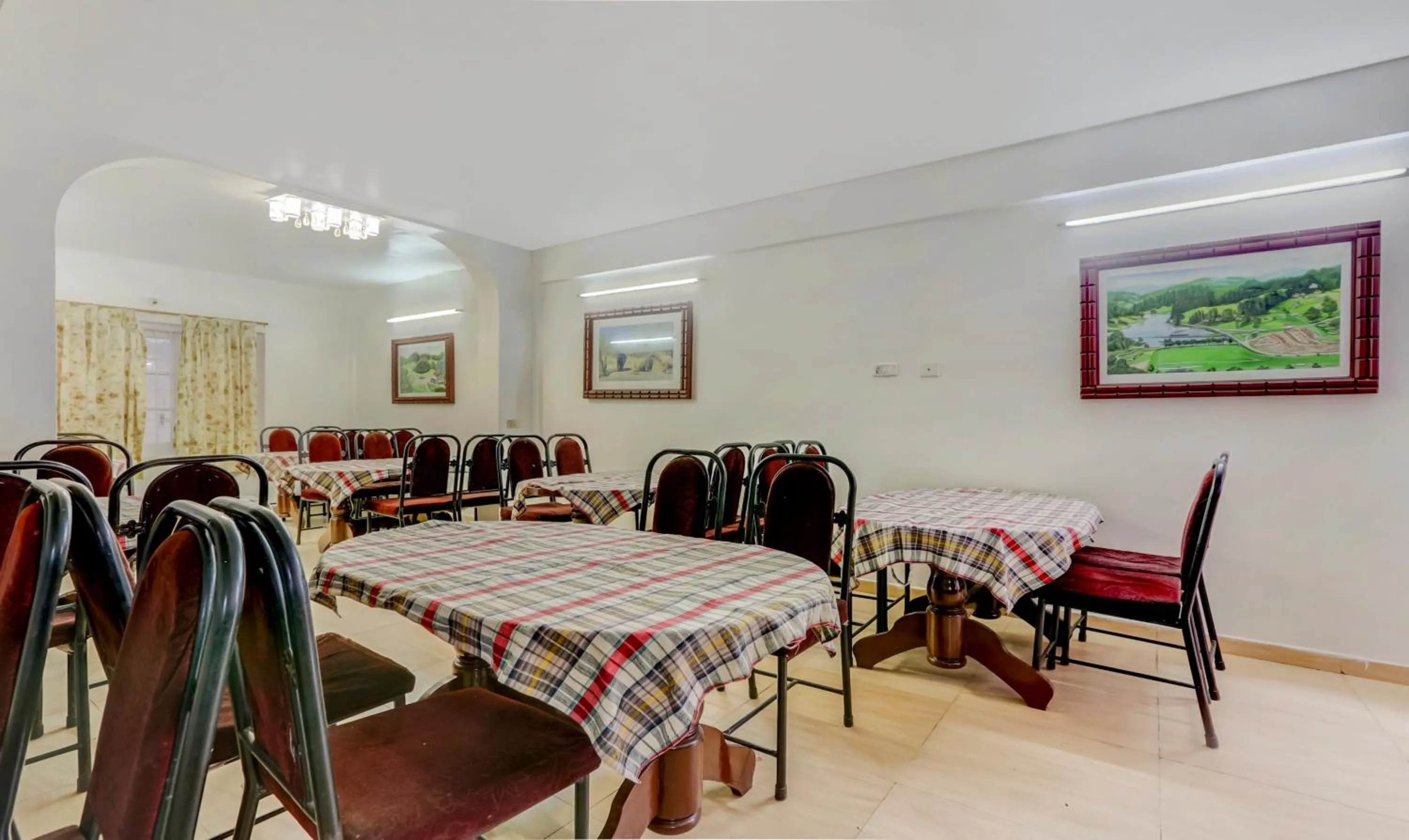 Restaurant/places to eat in Treebo Atithi Bhavan, 1 Km From Ooty Lake