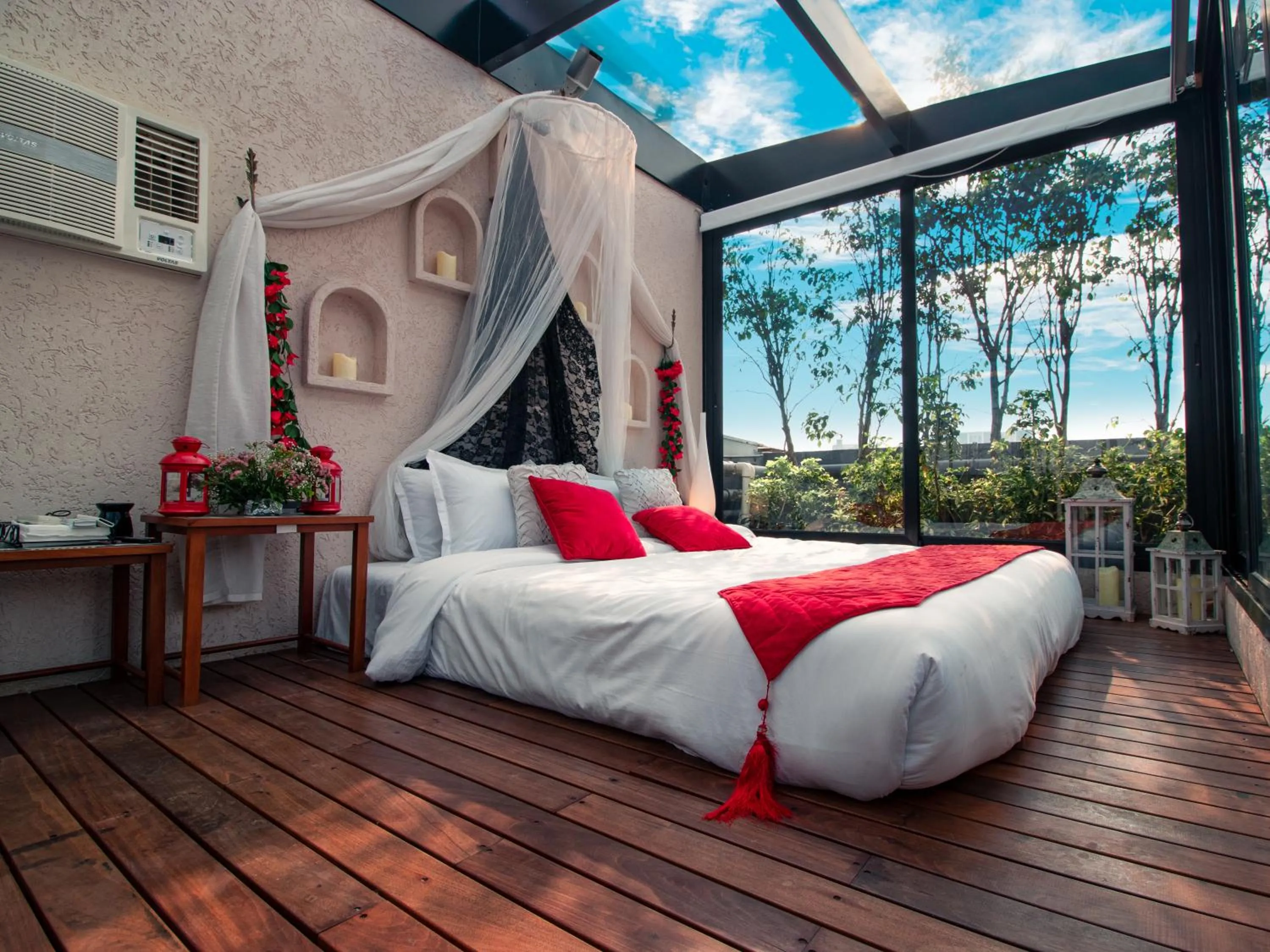 Photo of the whole room, Bed in Theory9 Premium Service Apartments Bandra