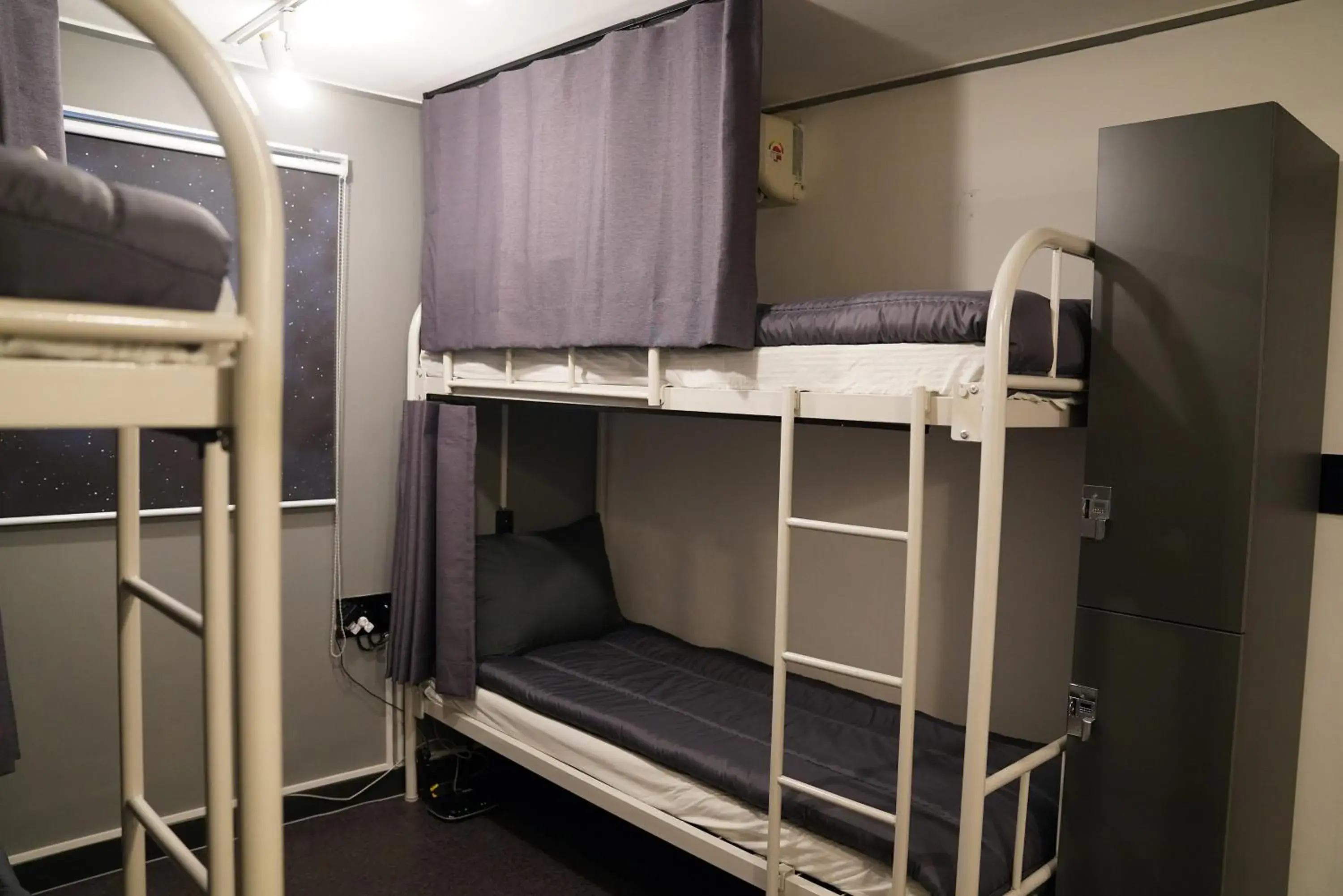 Quadruple Room with Private Bathroom in Apollo Guesthouse Quadruple Room with Private Bathroom in Apollo Guesthouse