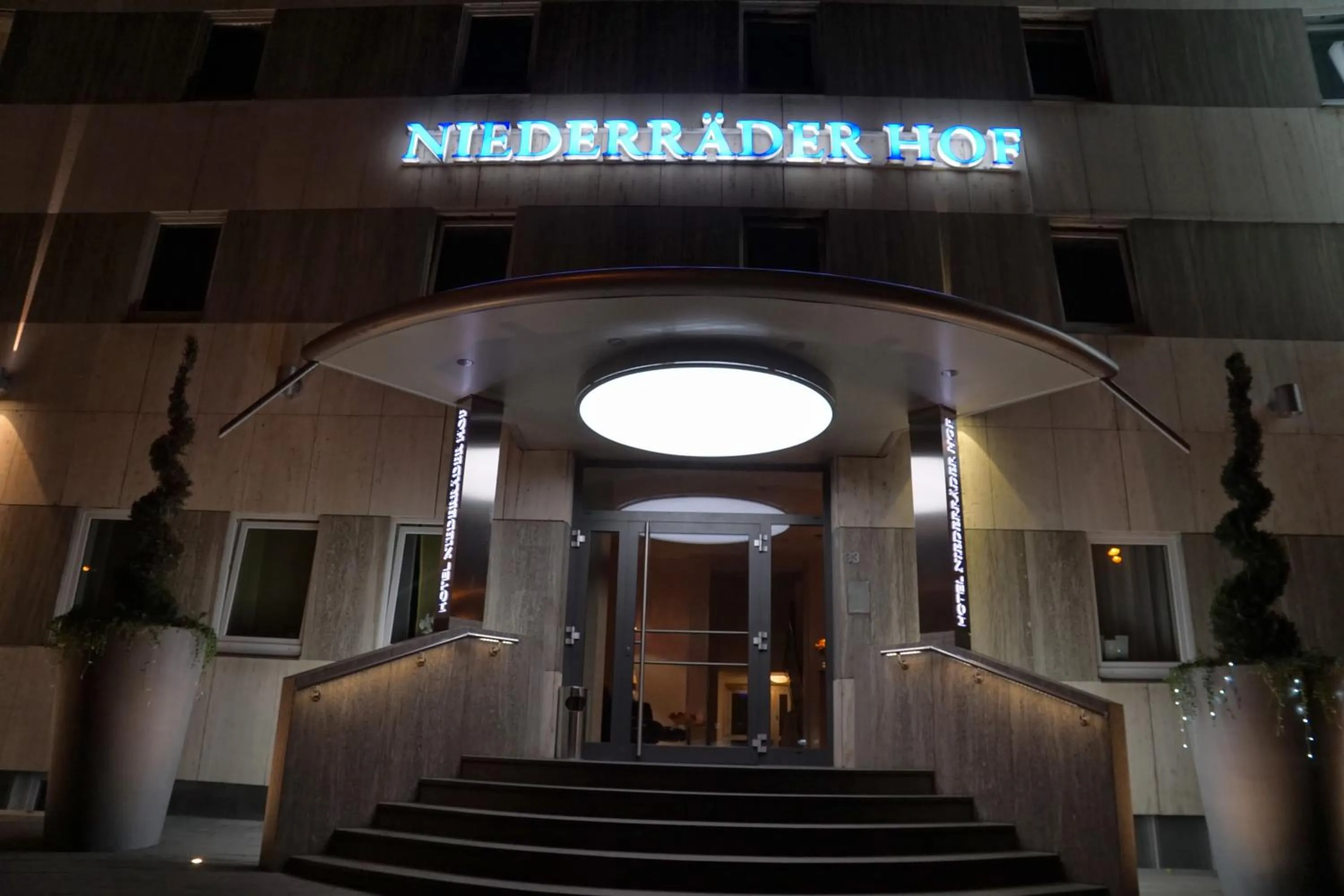 Facade/entrance in Hotel Niederräder Hof