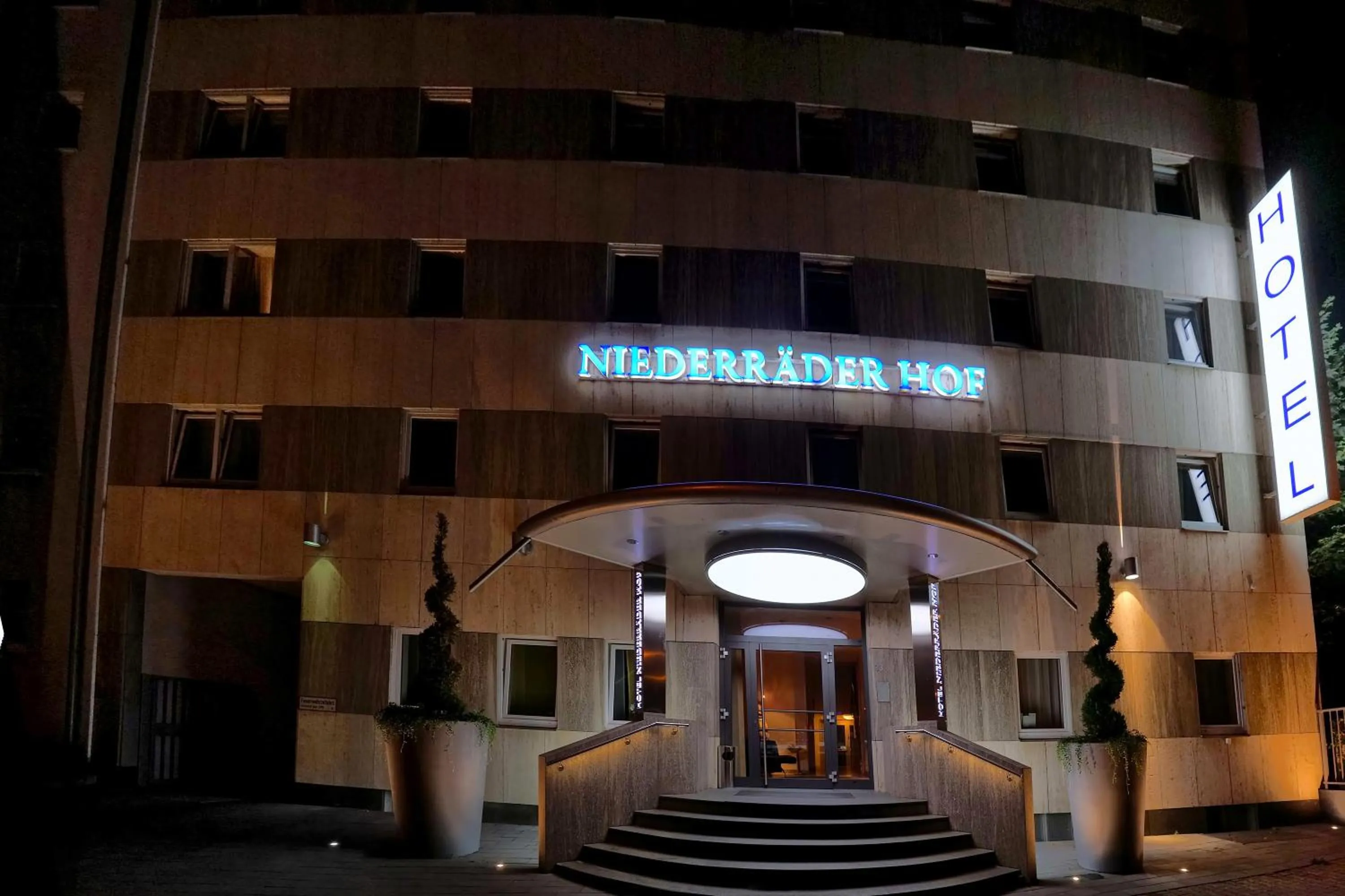 Facade/entrance in Hotel Niederräder Hof