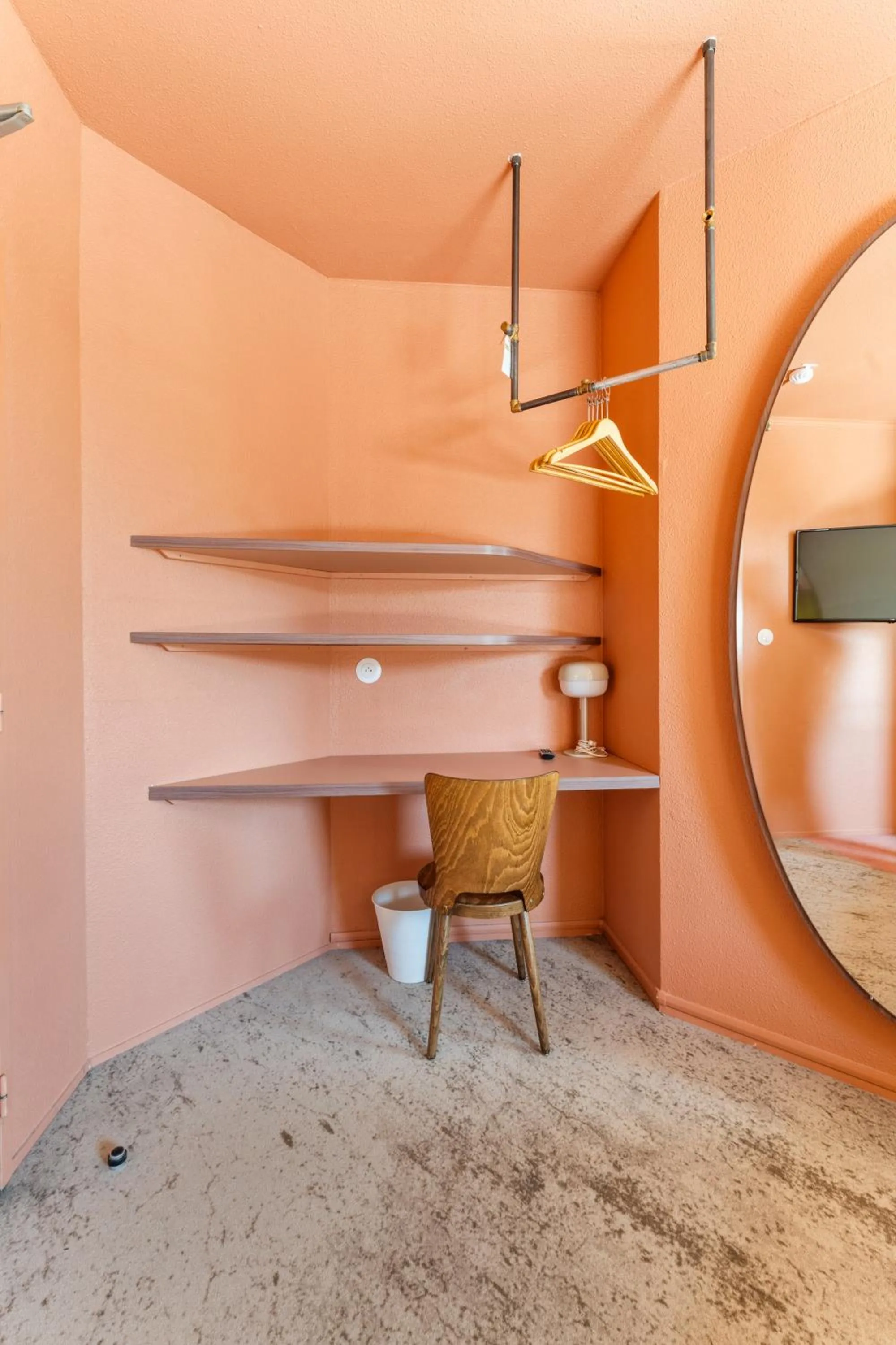 storage in greet hôtel Pont du Gard - Route d'Avignon