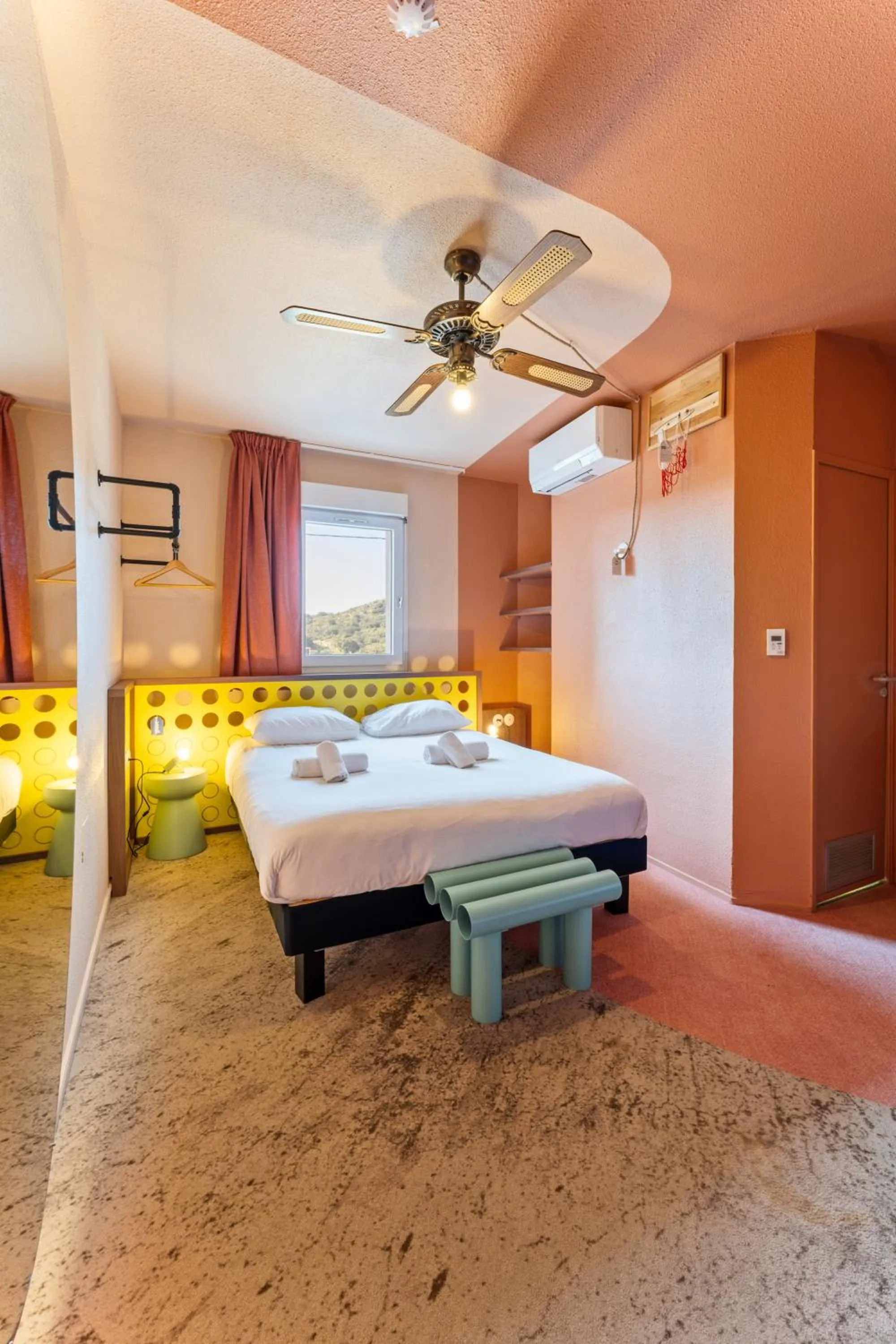 Bed in greet hôtel Pont du Gard - Route d'Avignon