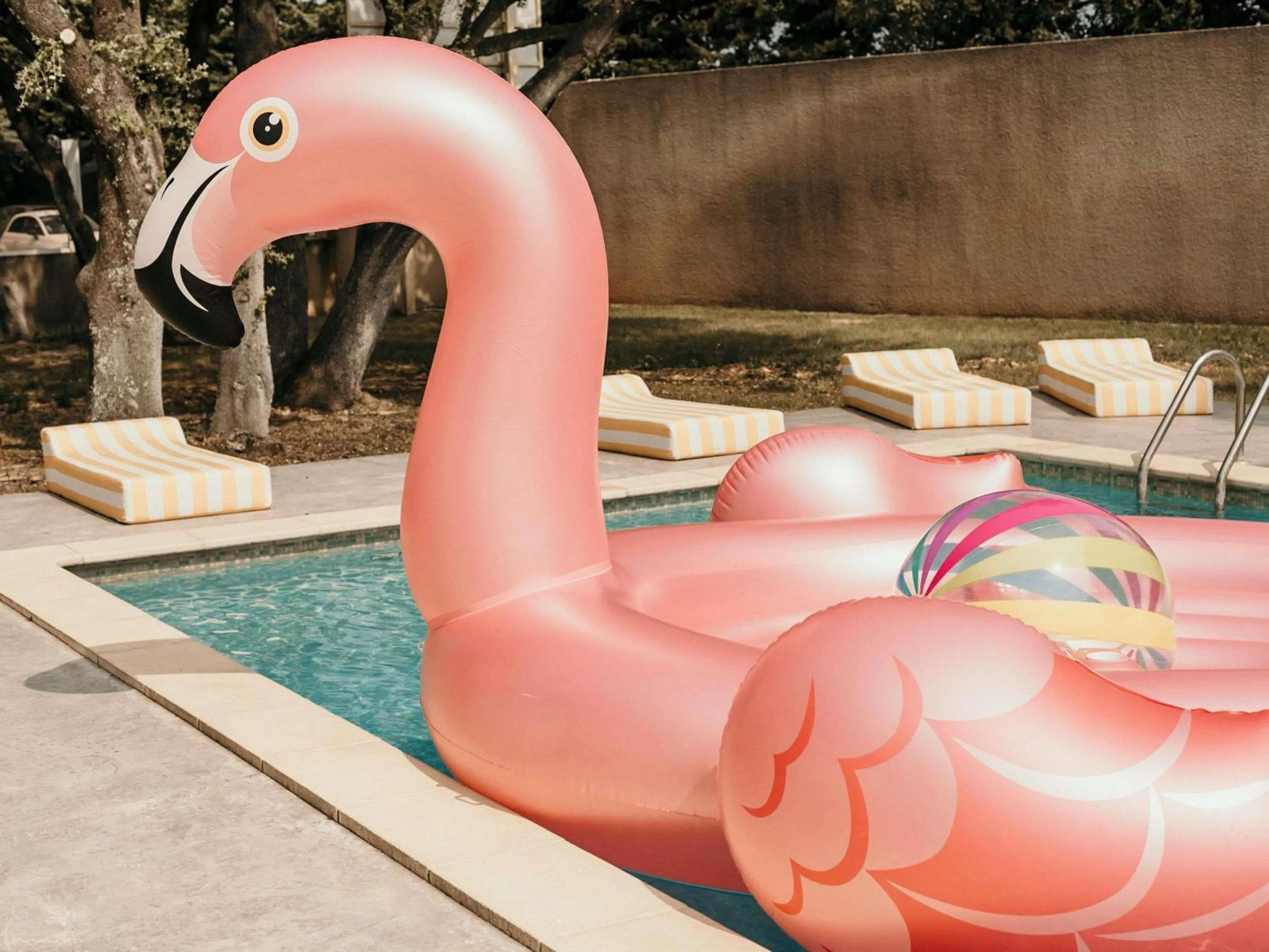 Pool view in greet hôtel Pont du Gard - Route d'Avignon