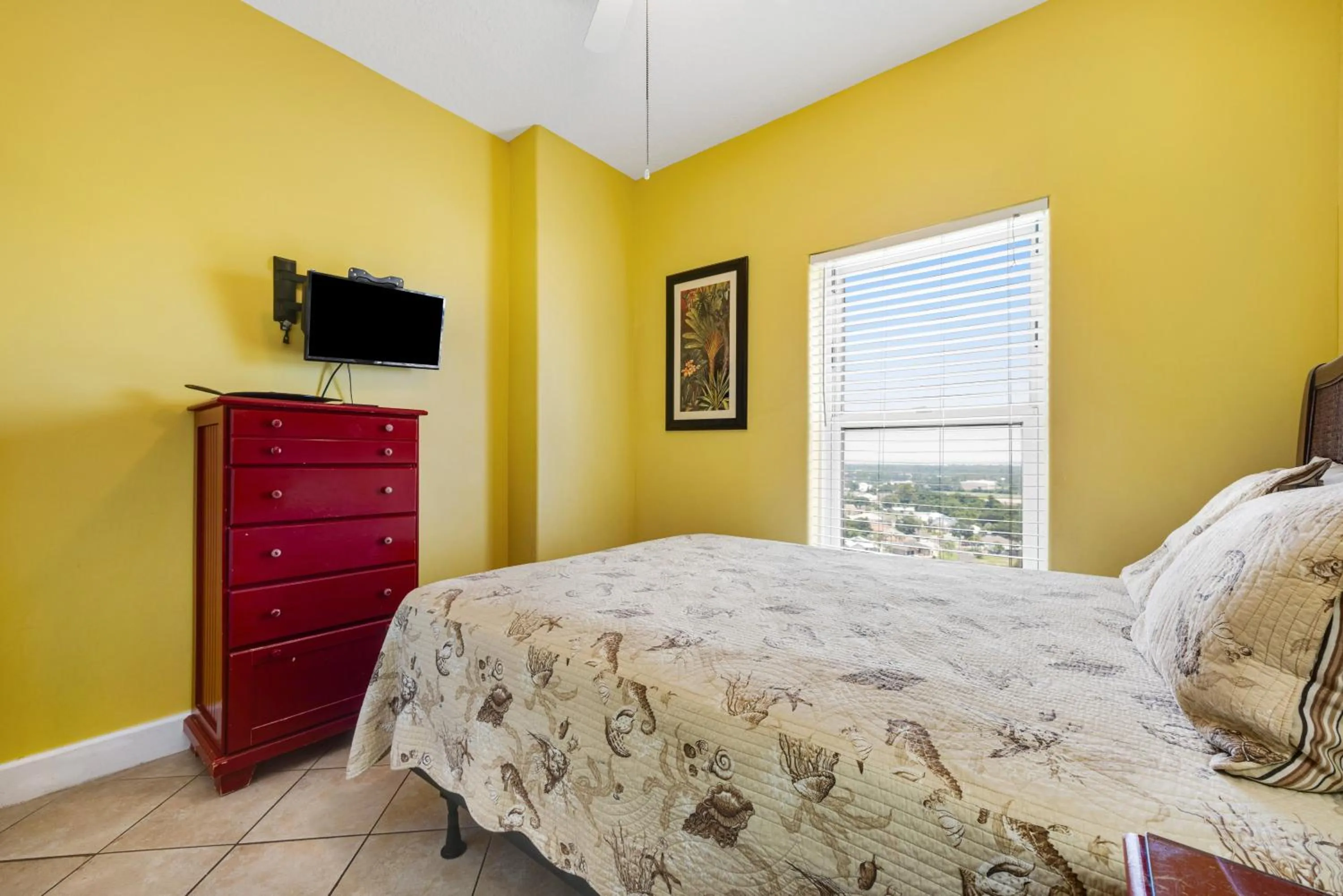 Bed in Ocean Reef 1709