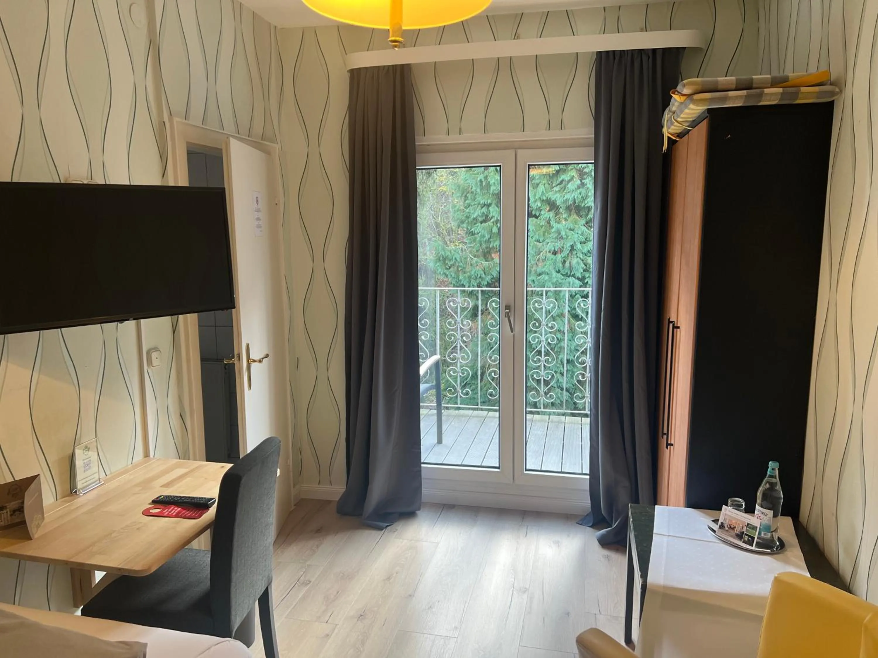 Photo of the whole room in Kurhotel Quellenhof