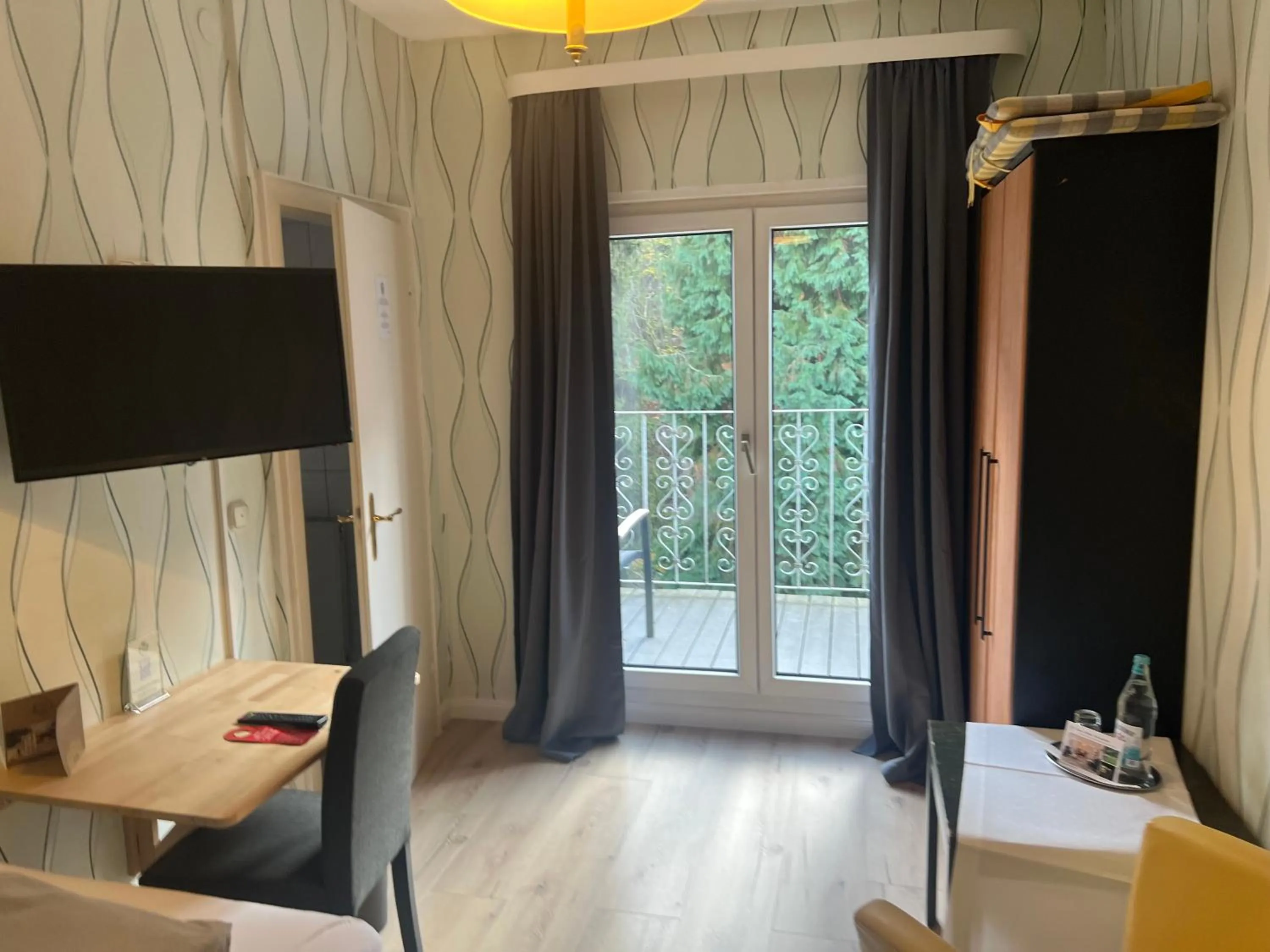 Photo of the whole room in Kurhotel Quellenhof