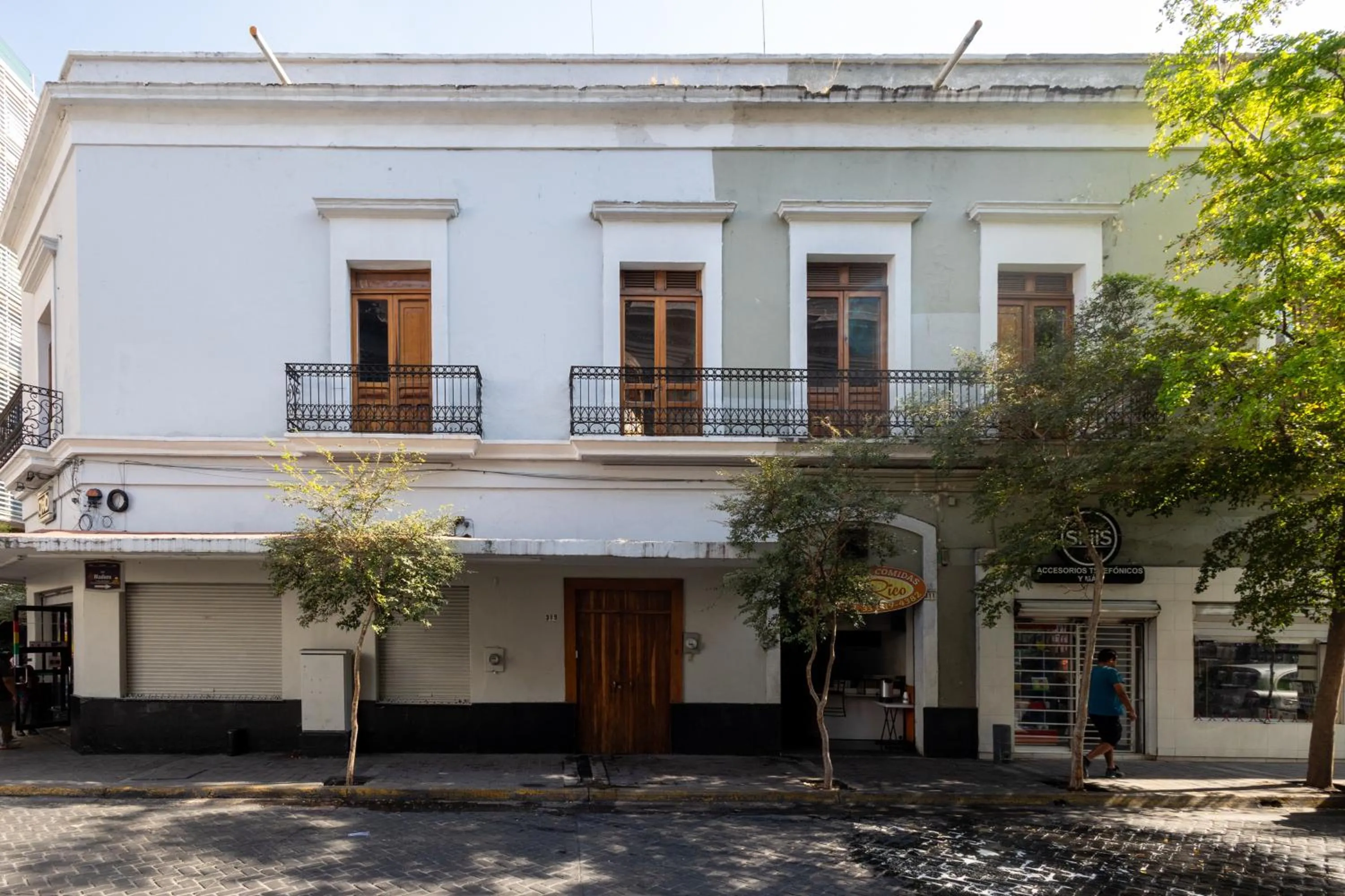 Facade/entrance in Casa Araiza