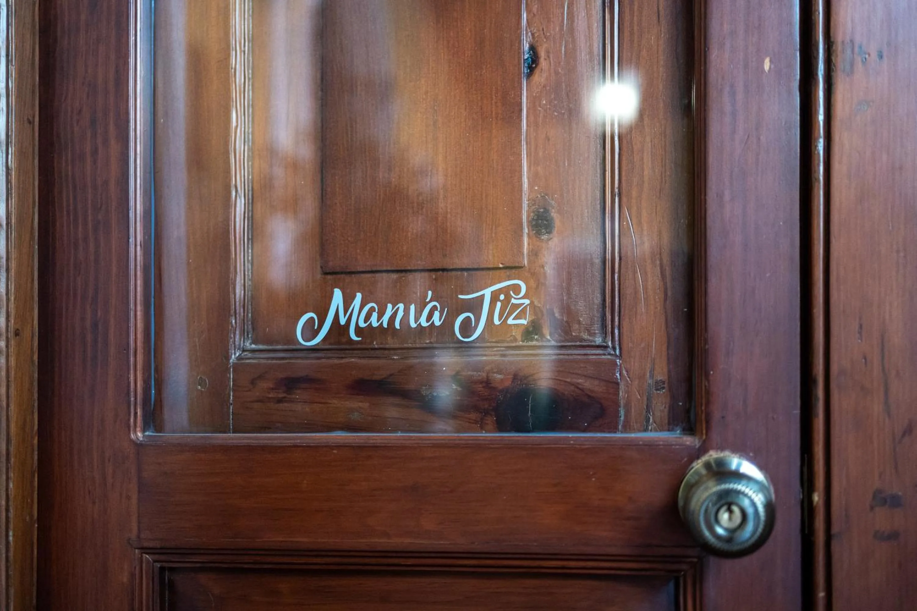 Text overlay in Casa Araiza