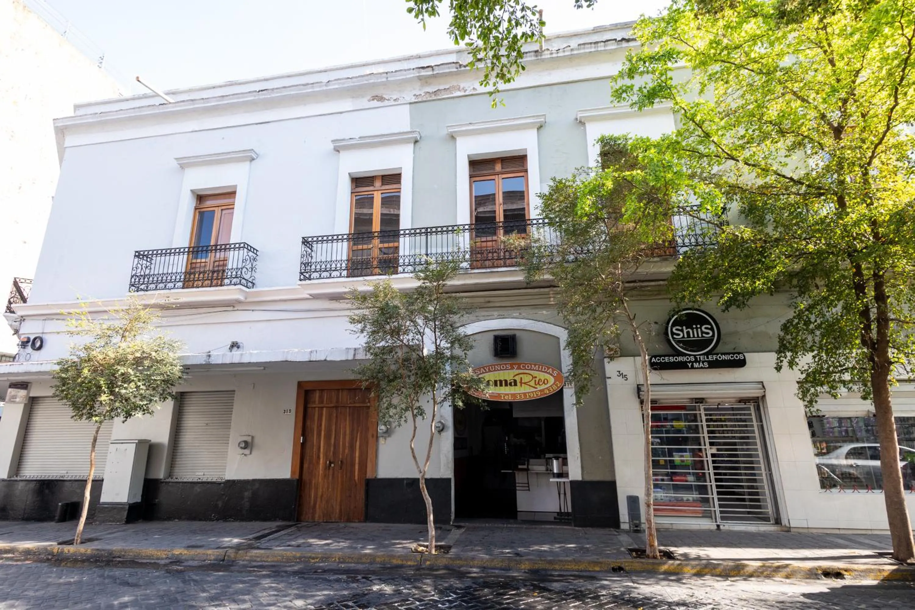 Facade/entrance in Casa Araiza