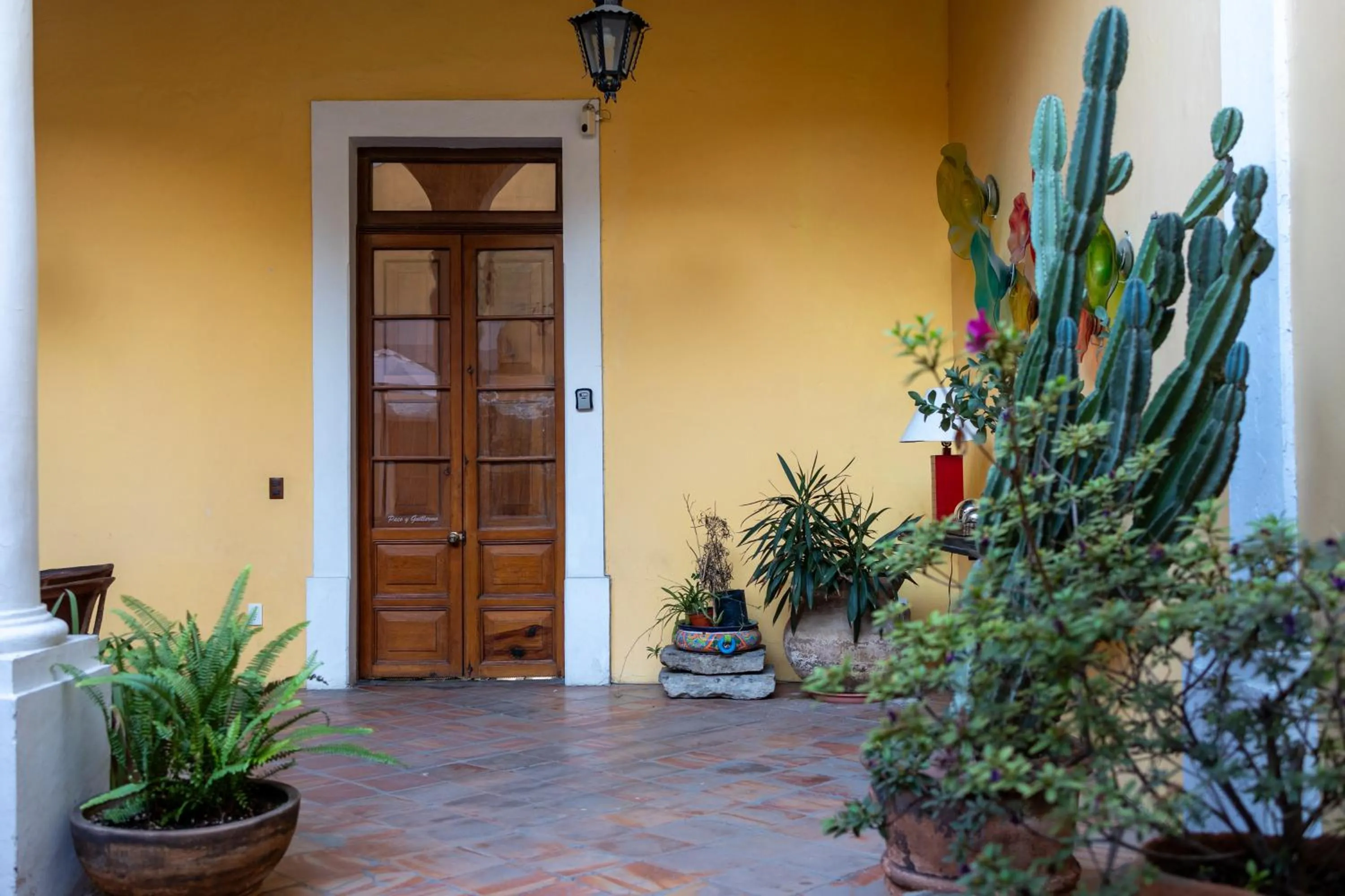 Facade/entrance in Casa Araiza