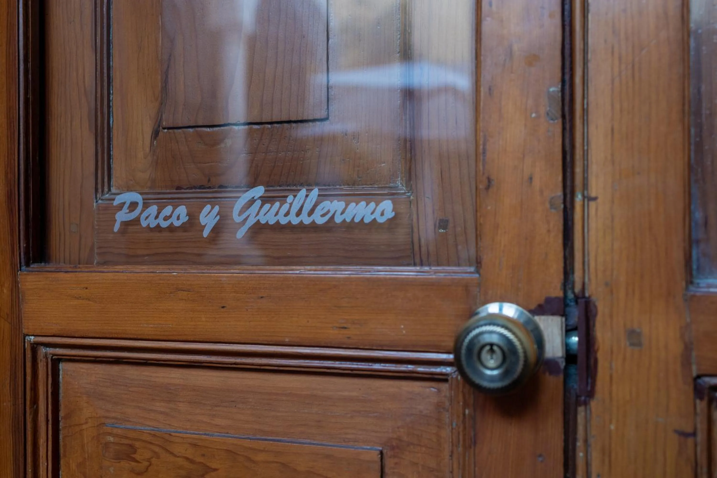 Text overlay in Casa Araiza