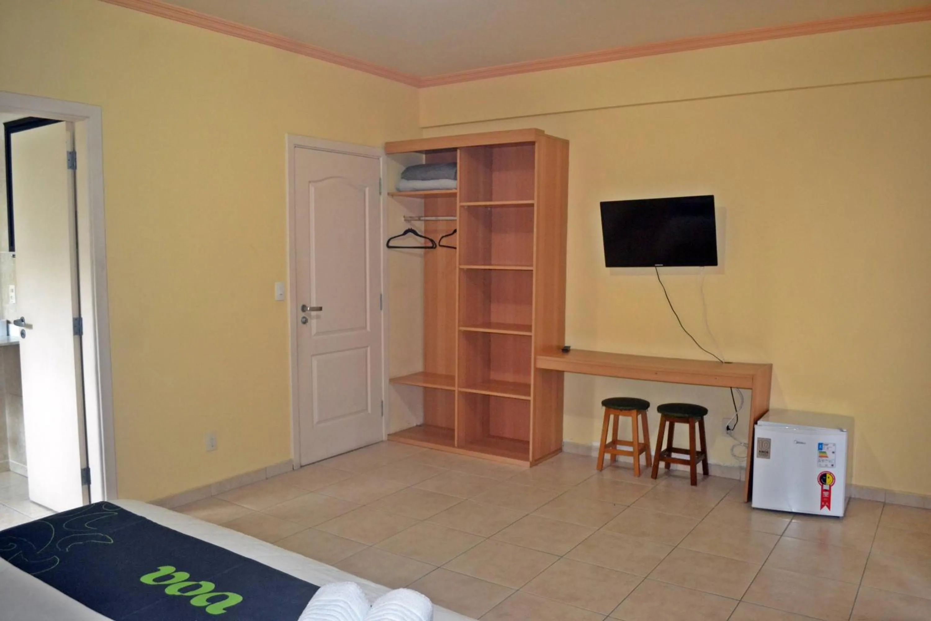 Communal lounge/ TV room in Hotel Canto do Atlântico