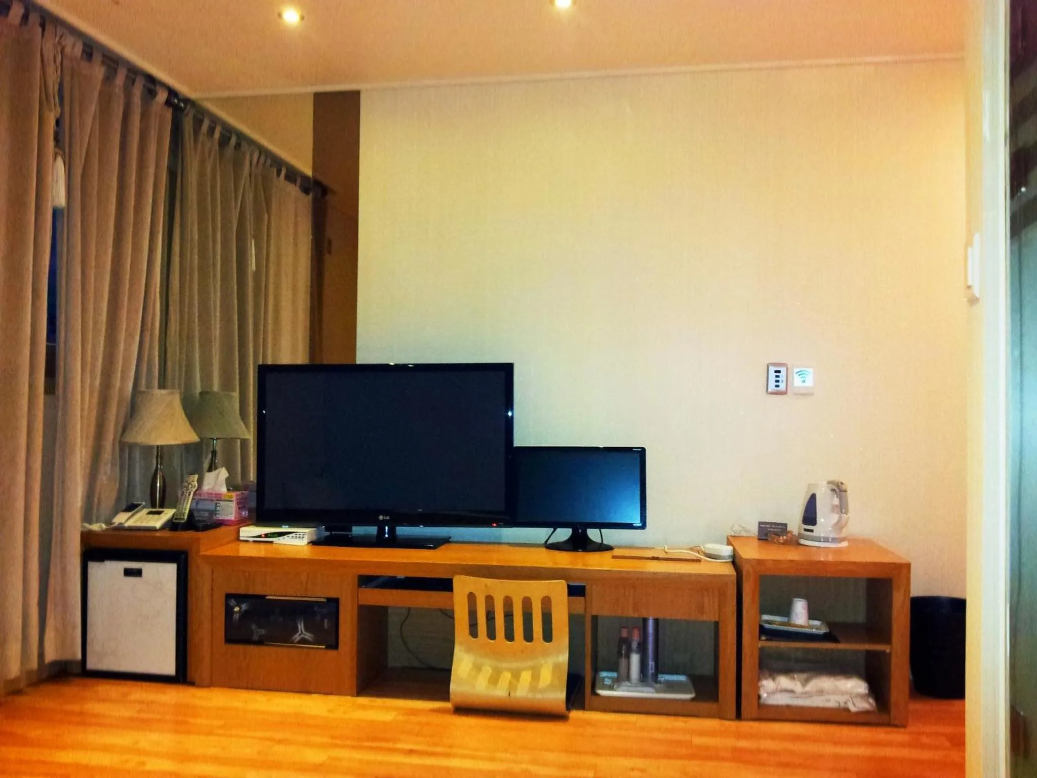 TV and multimedia, TV/Entertainment Center in Sono Hotel