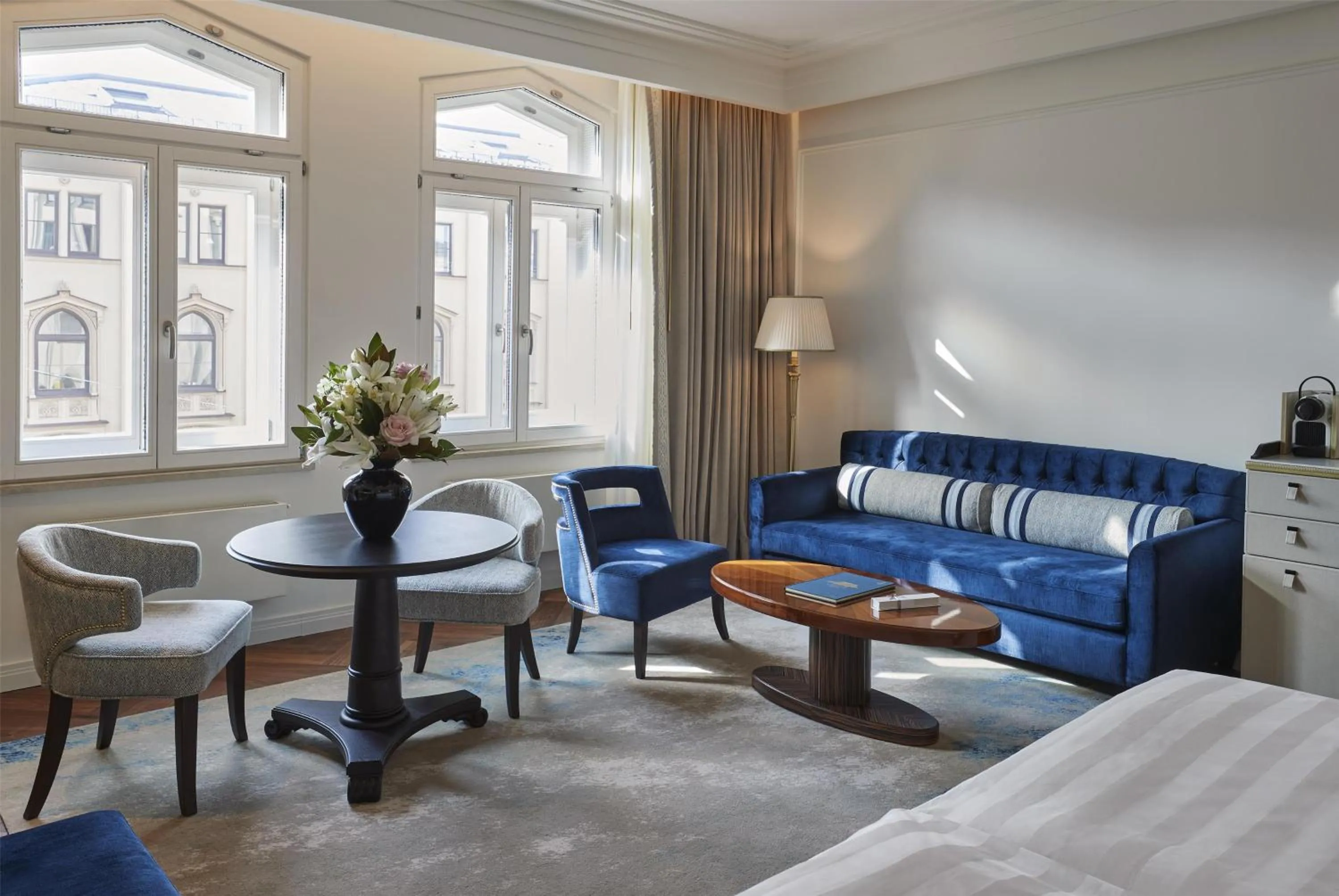 Bedroom, Bed in Vier Jahreszeiten Kempinski München