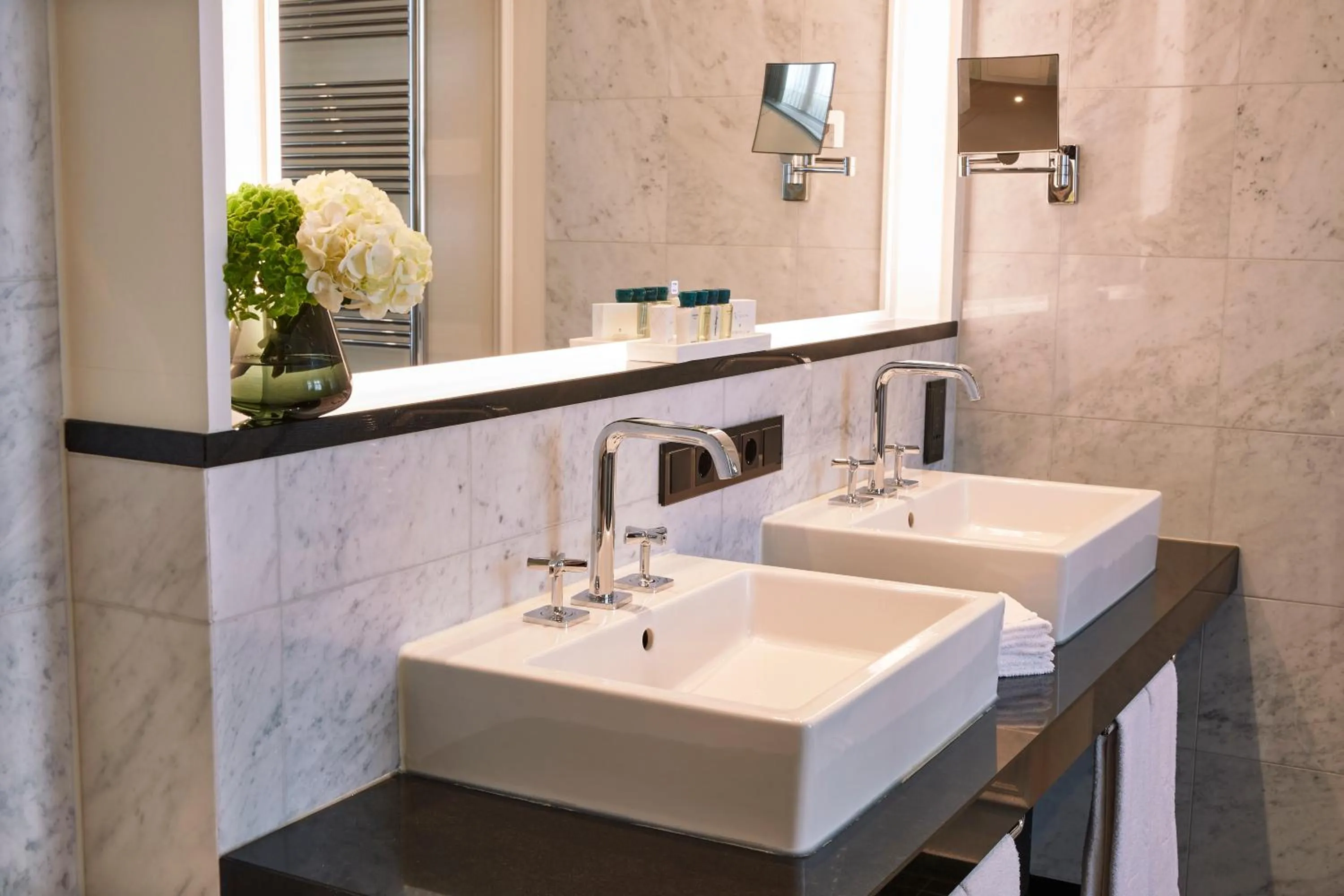 Bathroom in Vier Jahreszeiten Kempinski München