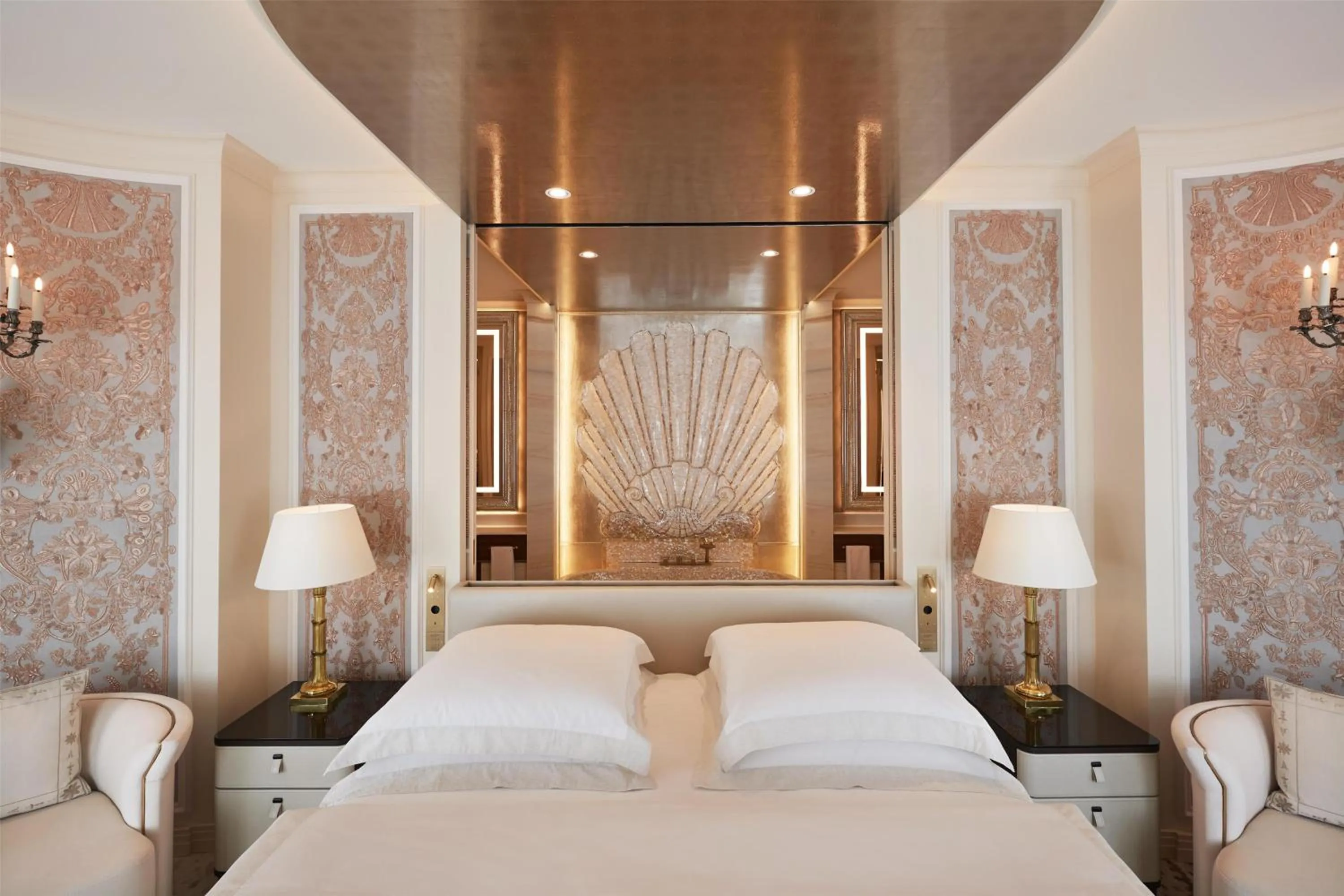 Bedroom, Bed in Vier Jahreszeiten Kempinski München