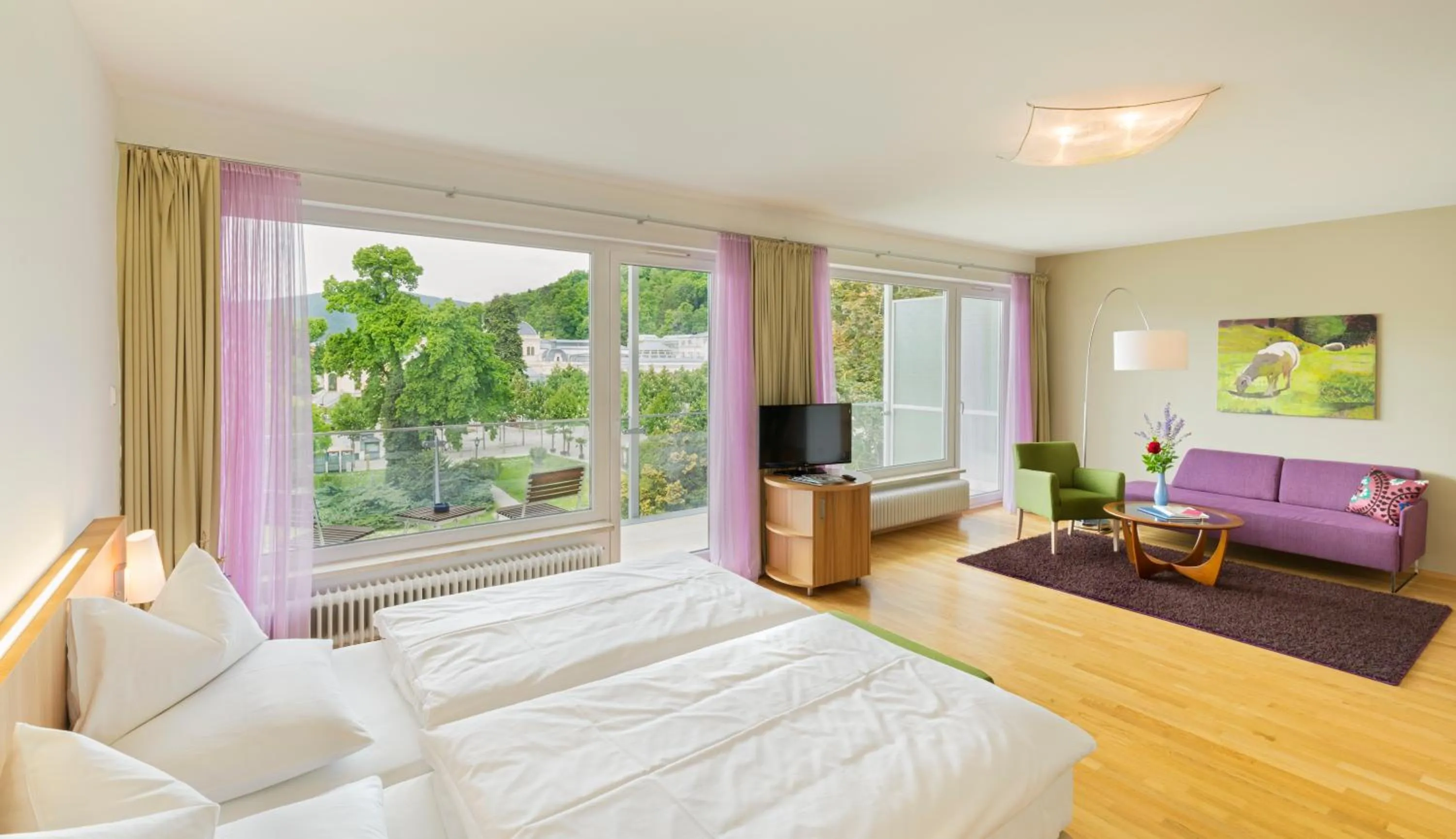 Photo of the whole room, Bed in At the Park Hotel