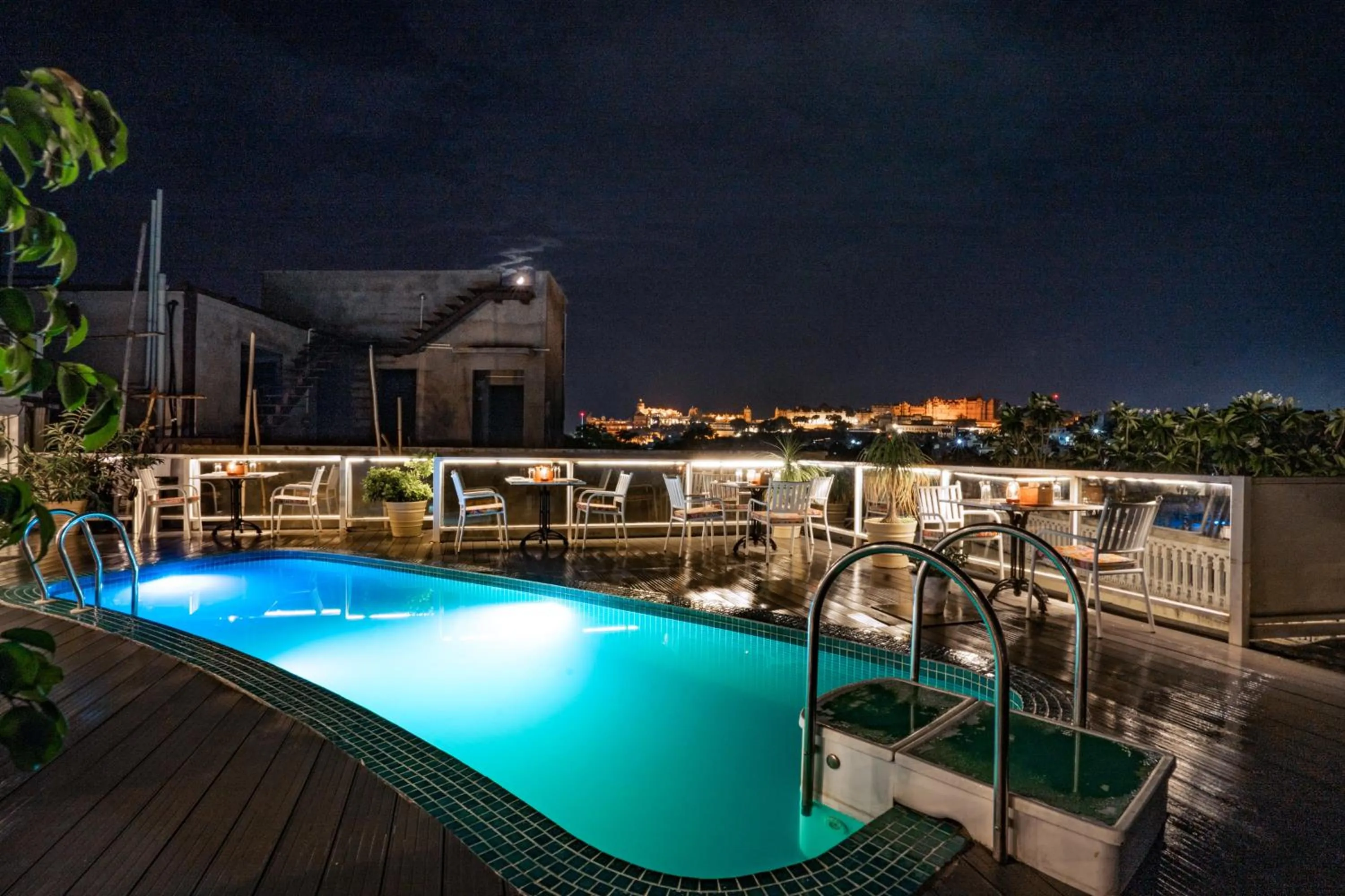 Swimming pool in Tripli Hotels Shambhu Villas