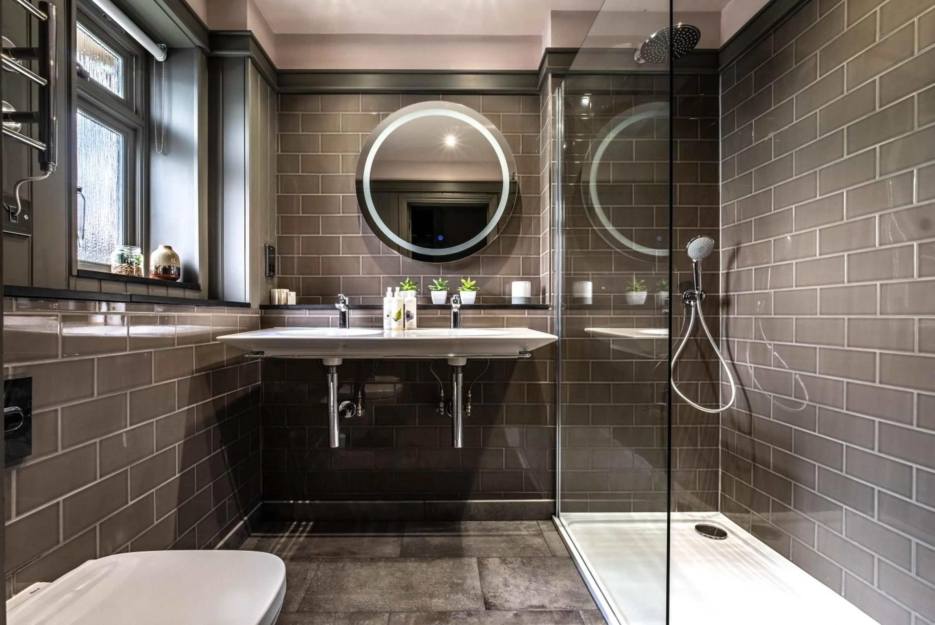 Bathroom in The Three Blackbirds