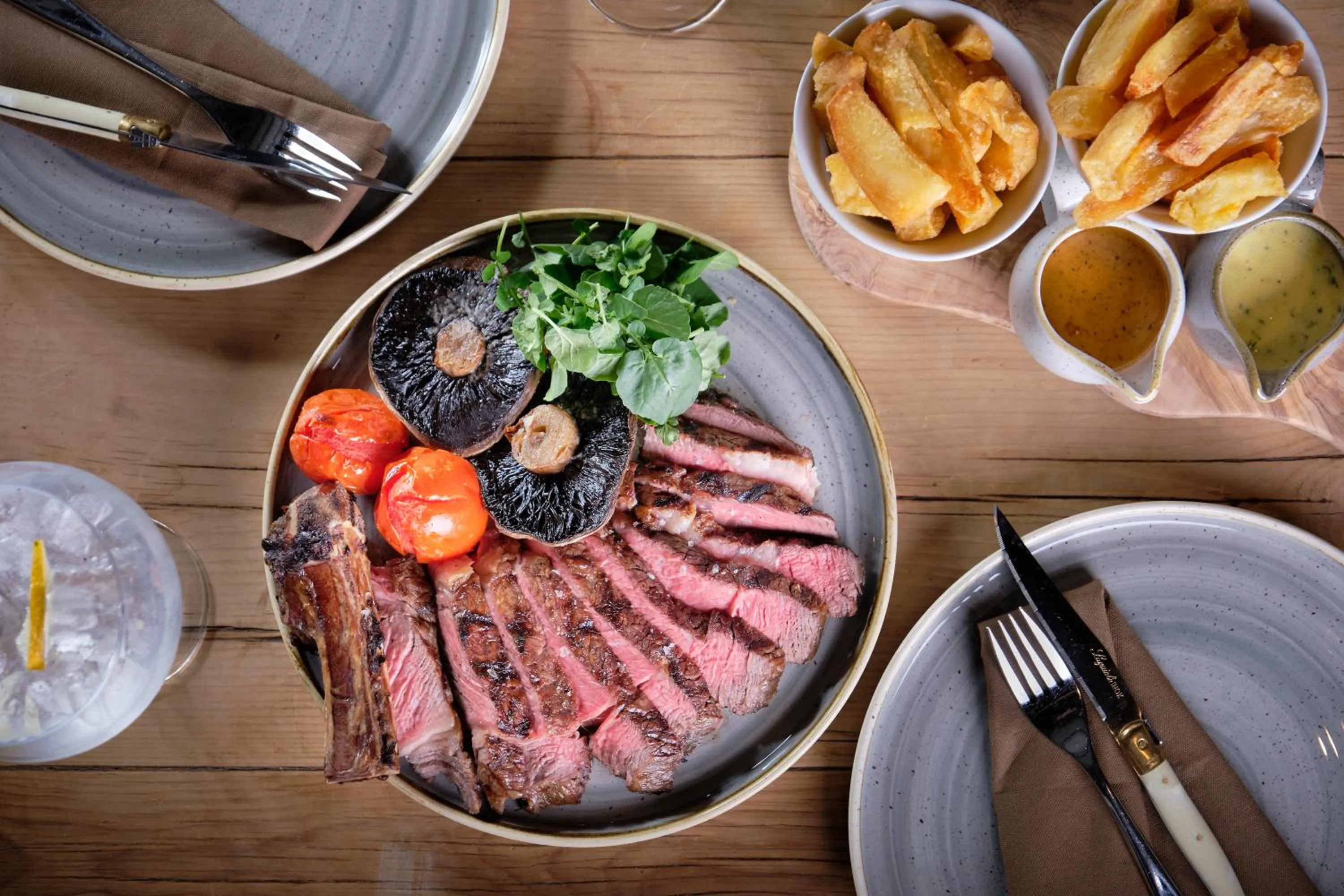 Food and drinks in The Three Blackbirds