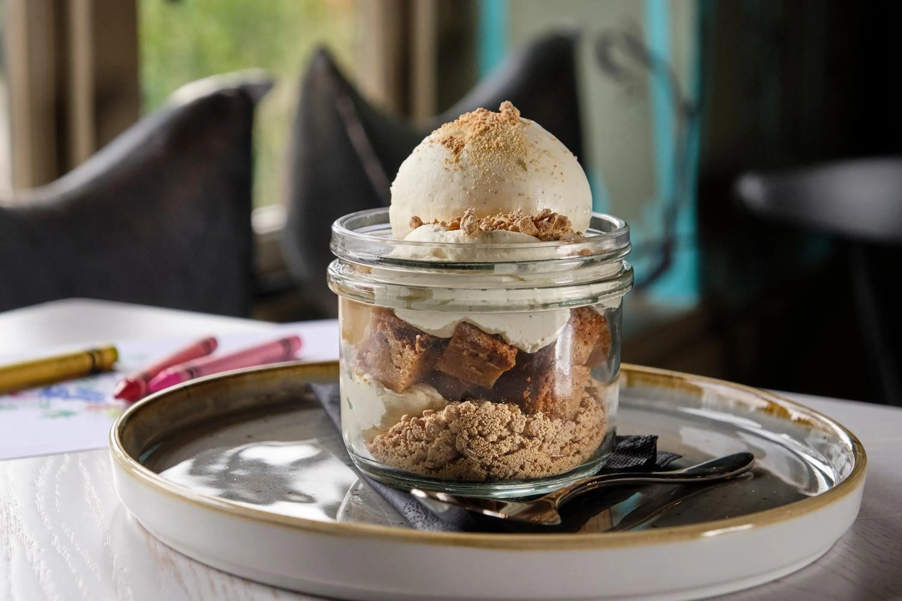 Food close-up in The Three Blackbirds