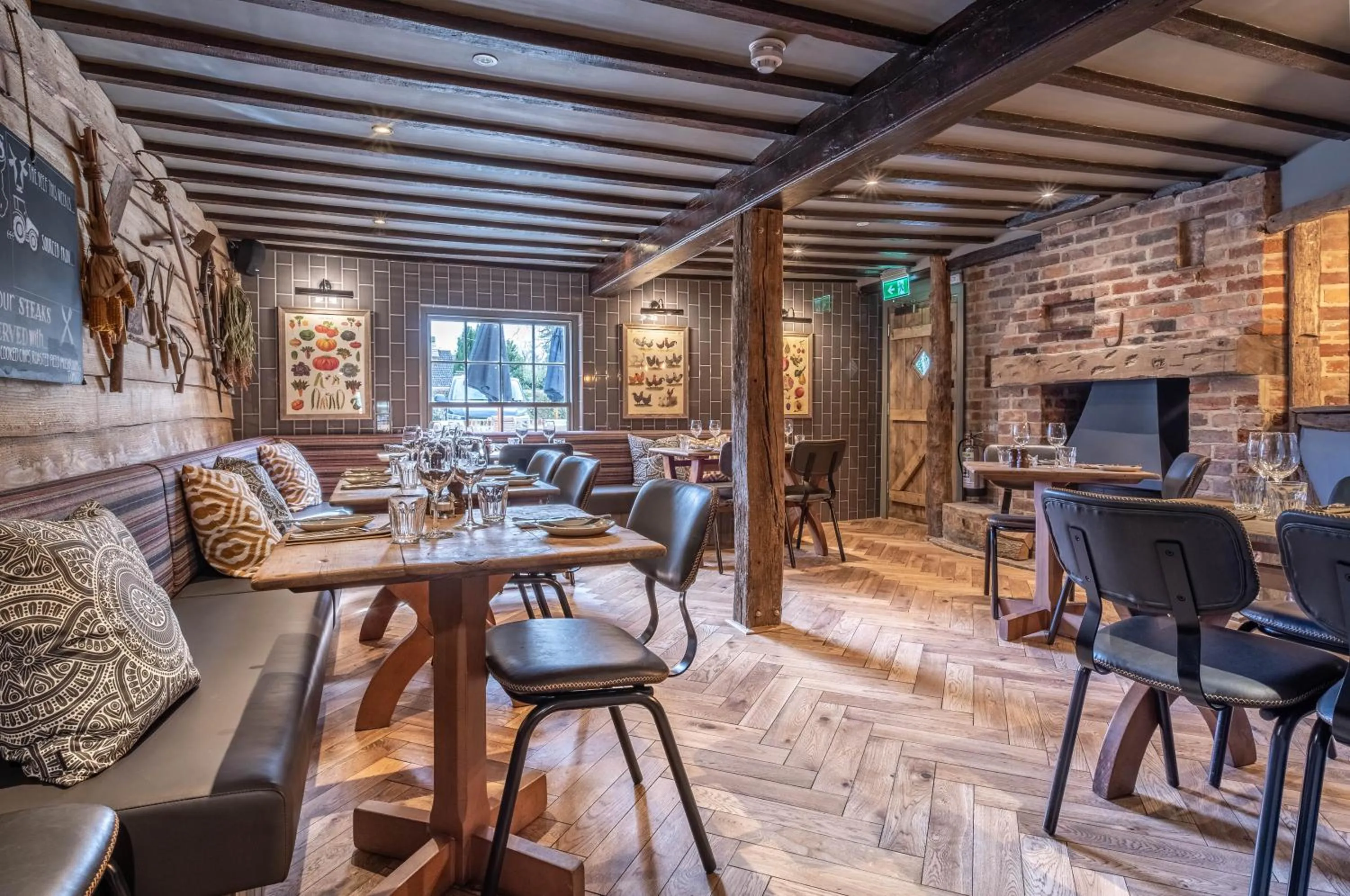 Restaurant/places to eat in The Three Blackbirds