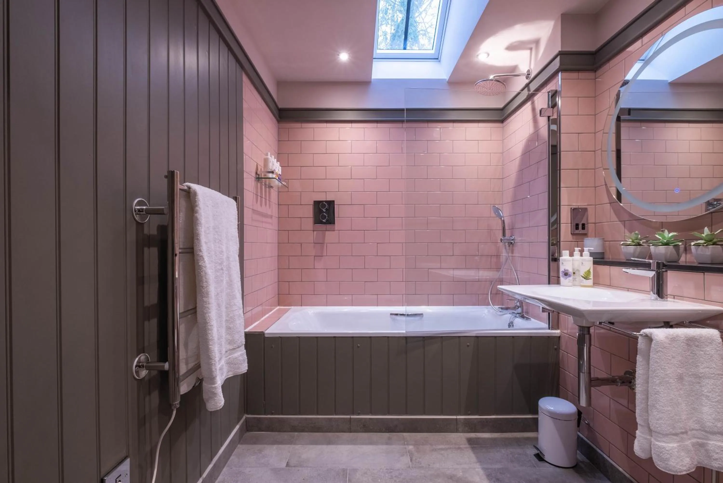 Bathroom in The Three Blackbirds