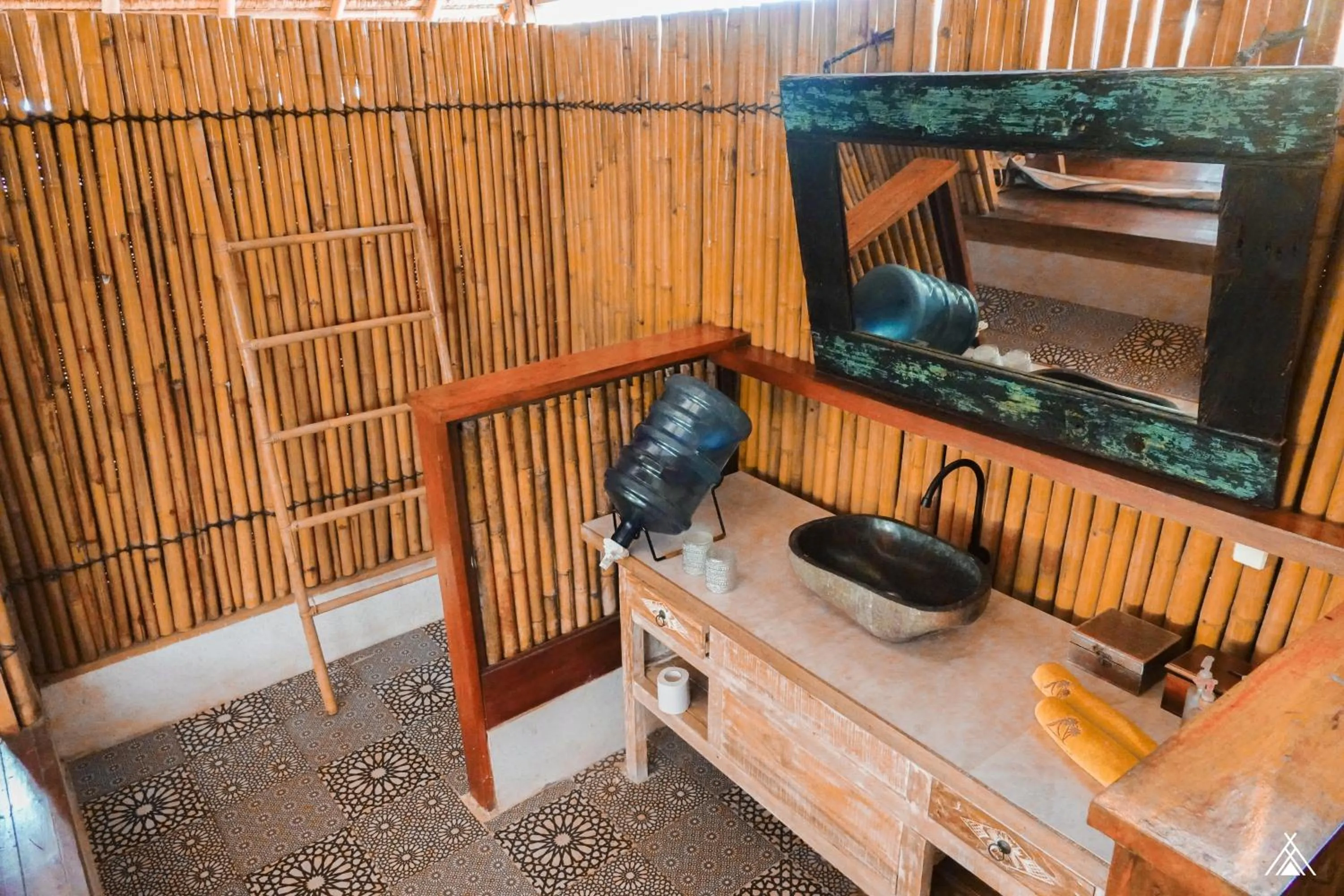Shower in La Cocoteraie Ecolodge - Luxury Glamping Tents