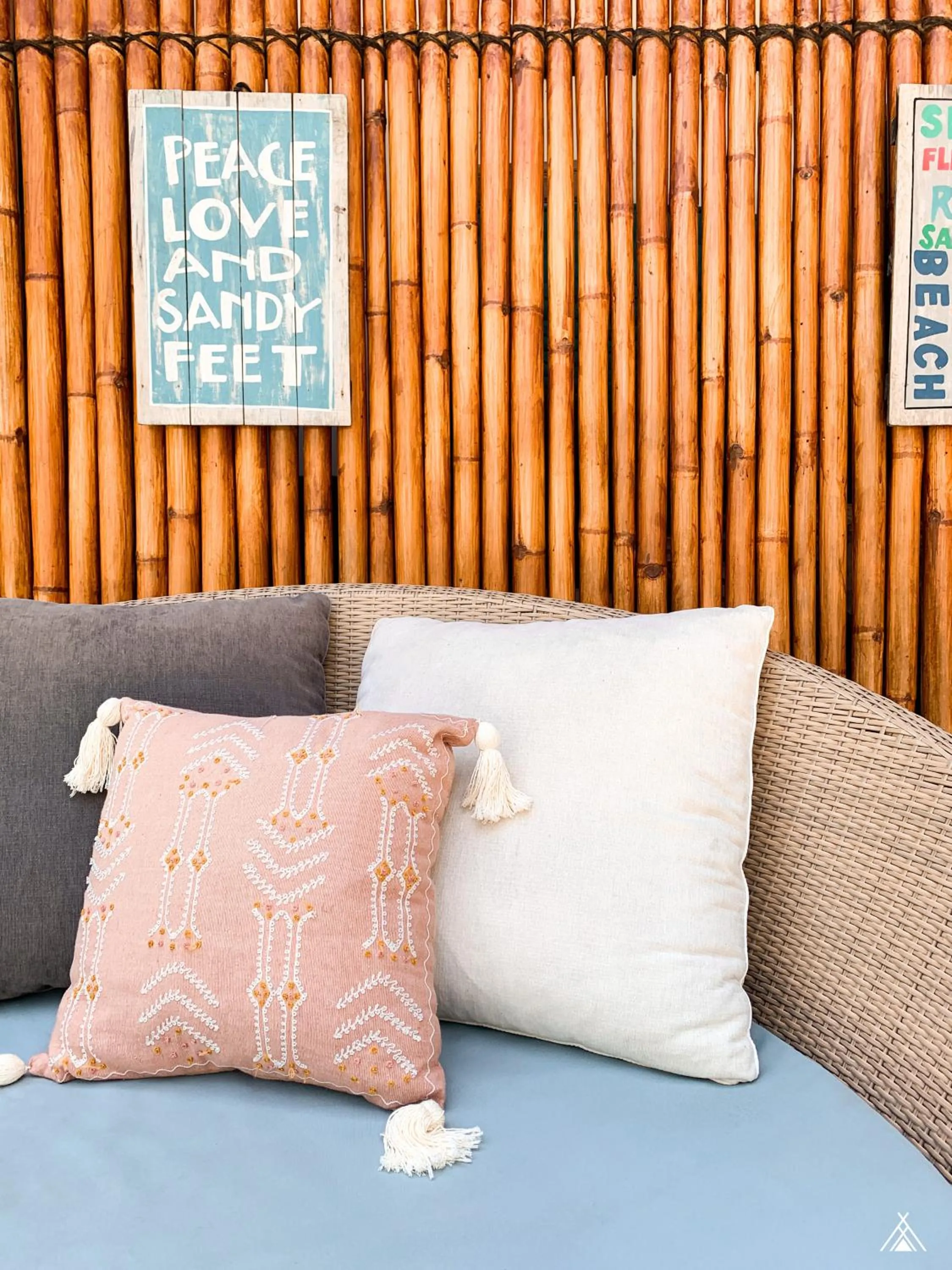 Decorative detail, Bed in La Cocoteraie Ecolodge - Luxury Glamping Tents