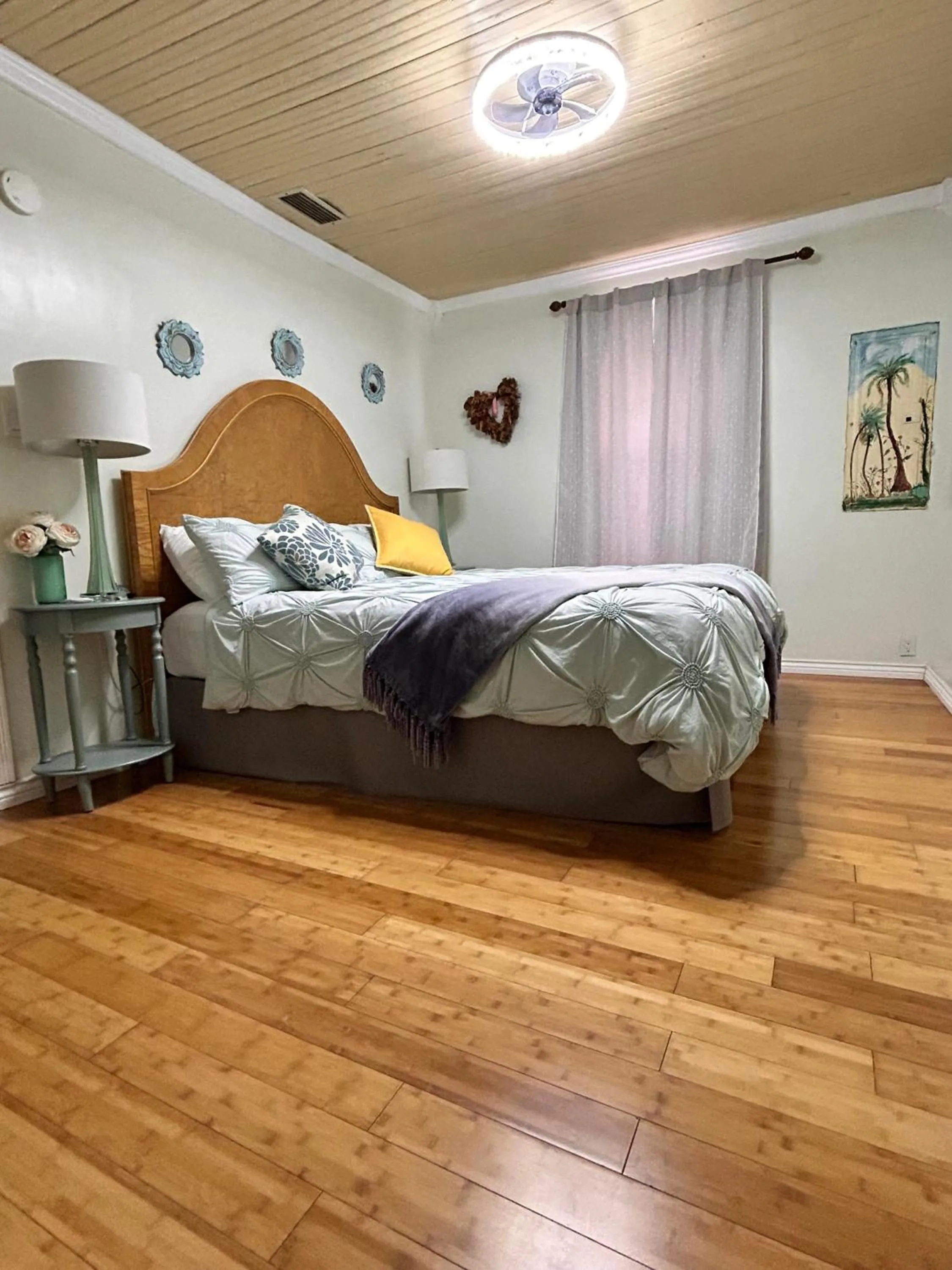 Bed in Manatee Palms