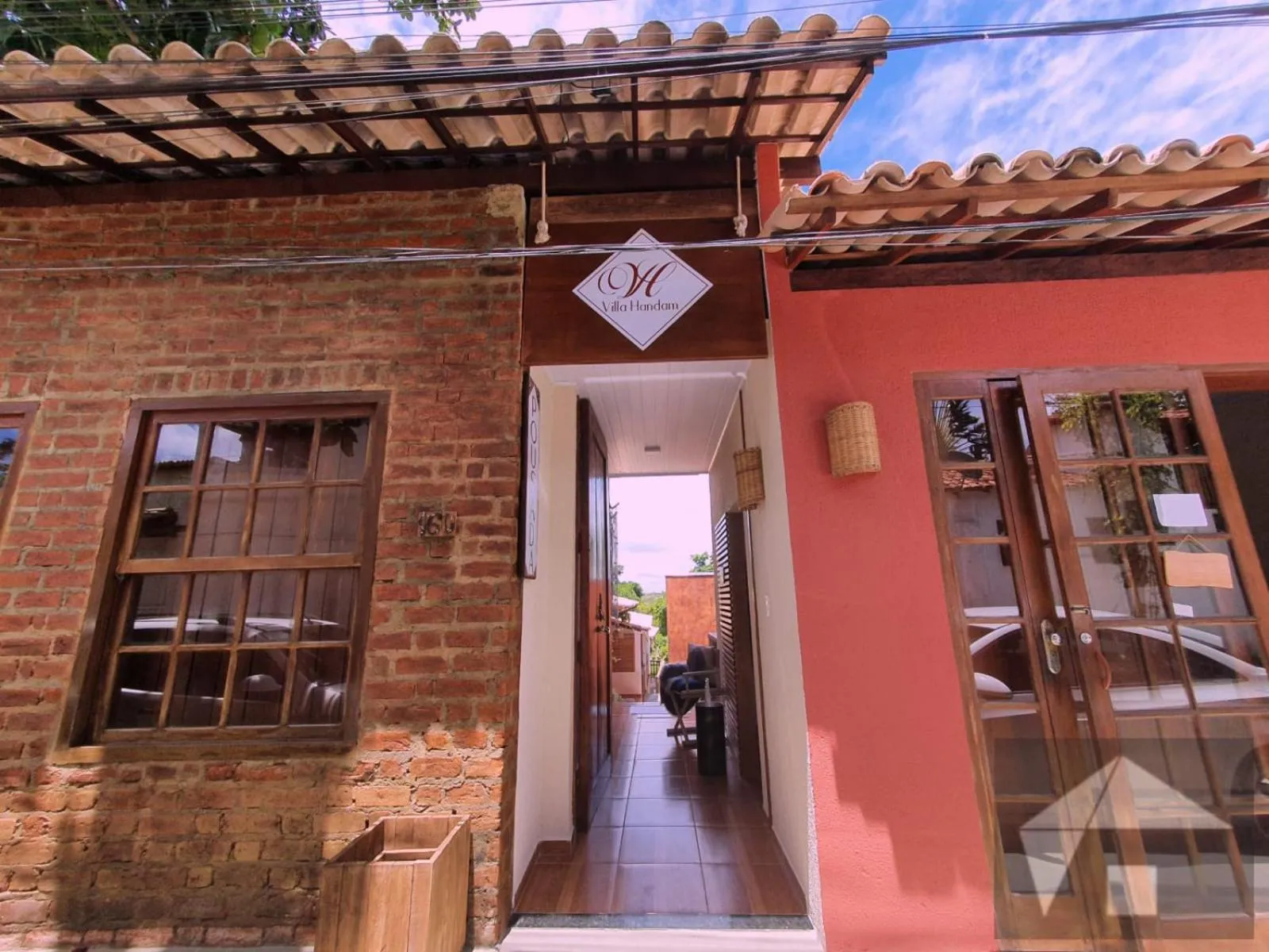Facade/entrance in Villa Handam