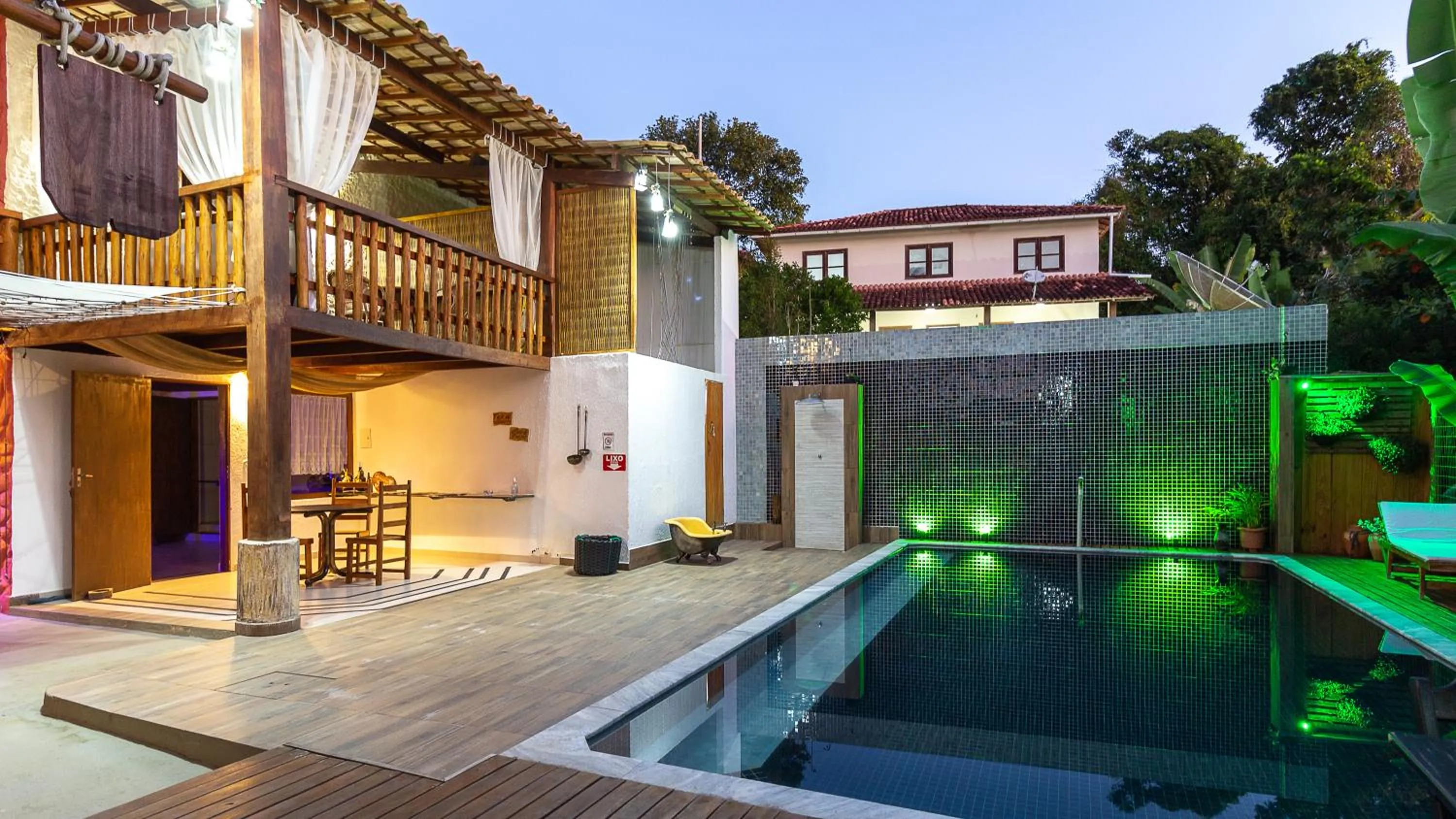 Property building in Villa Handam