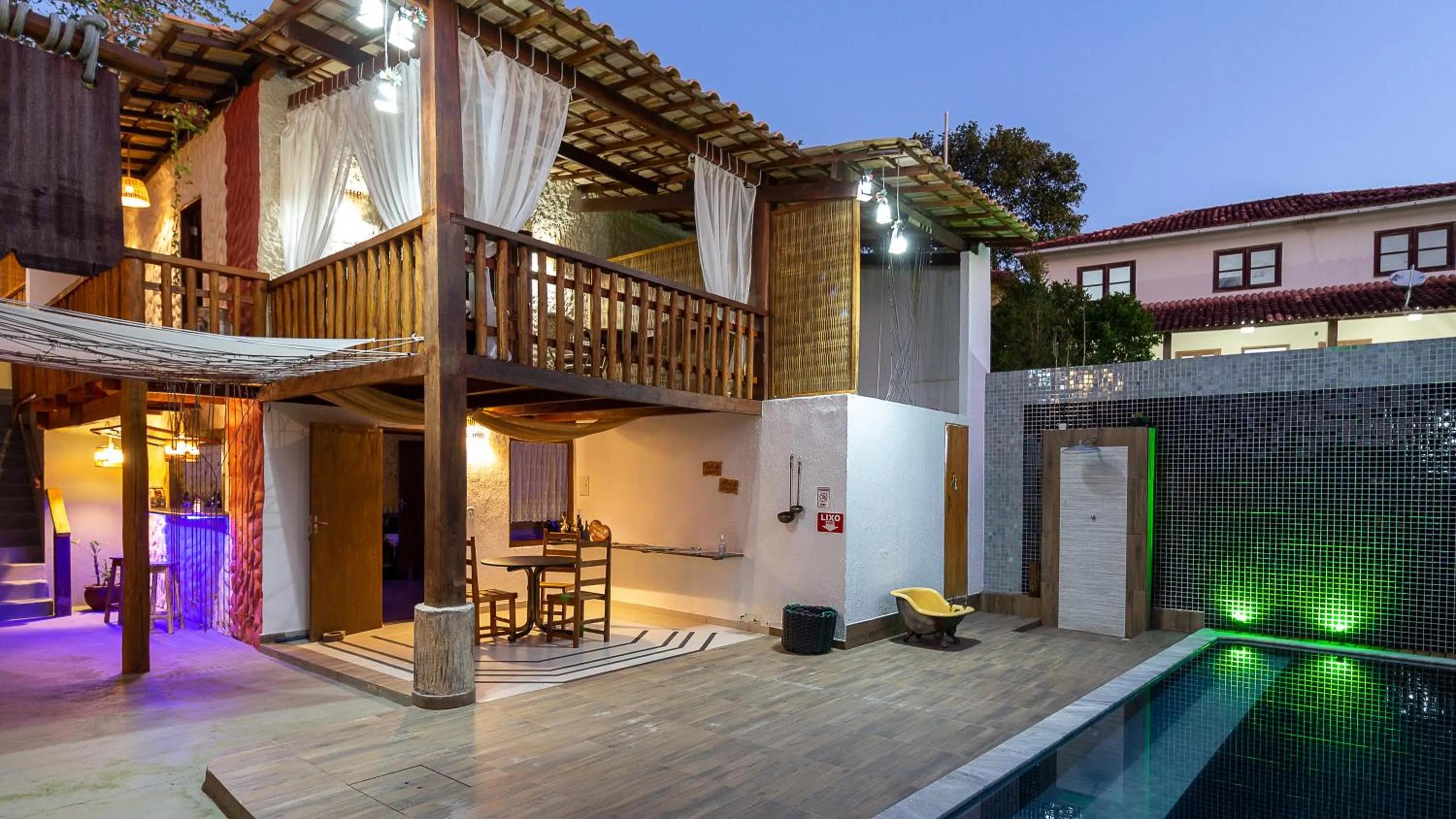 Property building in Villa Handam